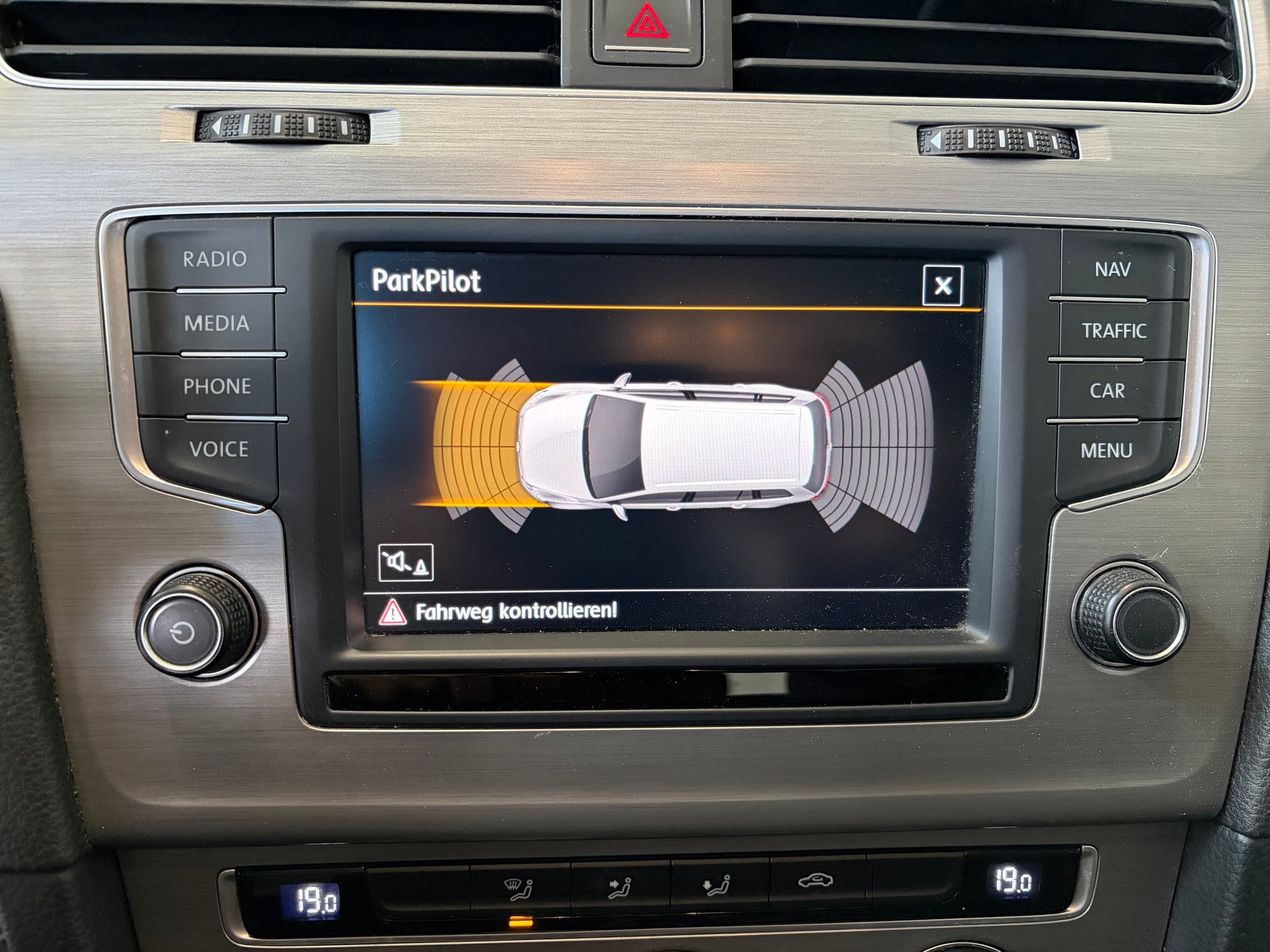 VW Golf Variant 1.6 TDI BlueMotion Comfortline-image-9