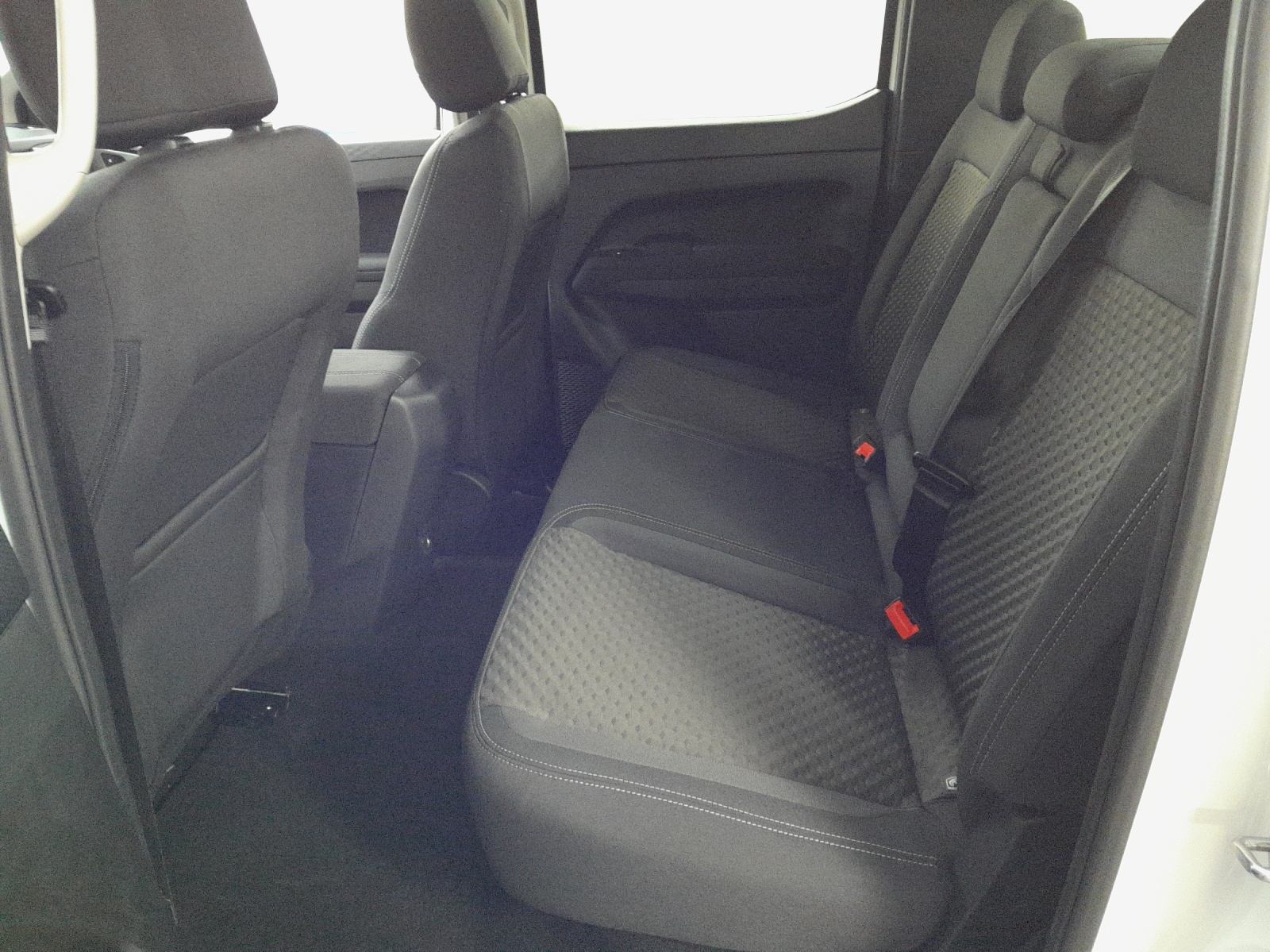 VW Amarok 2.0TDI Life-image-11