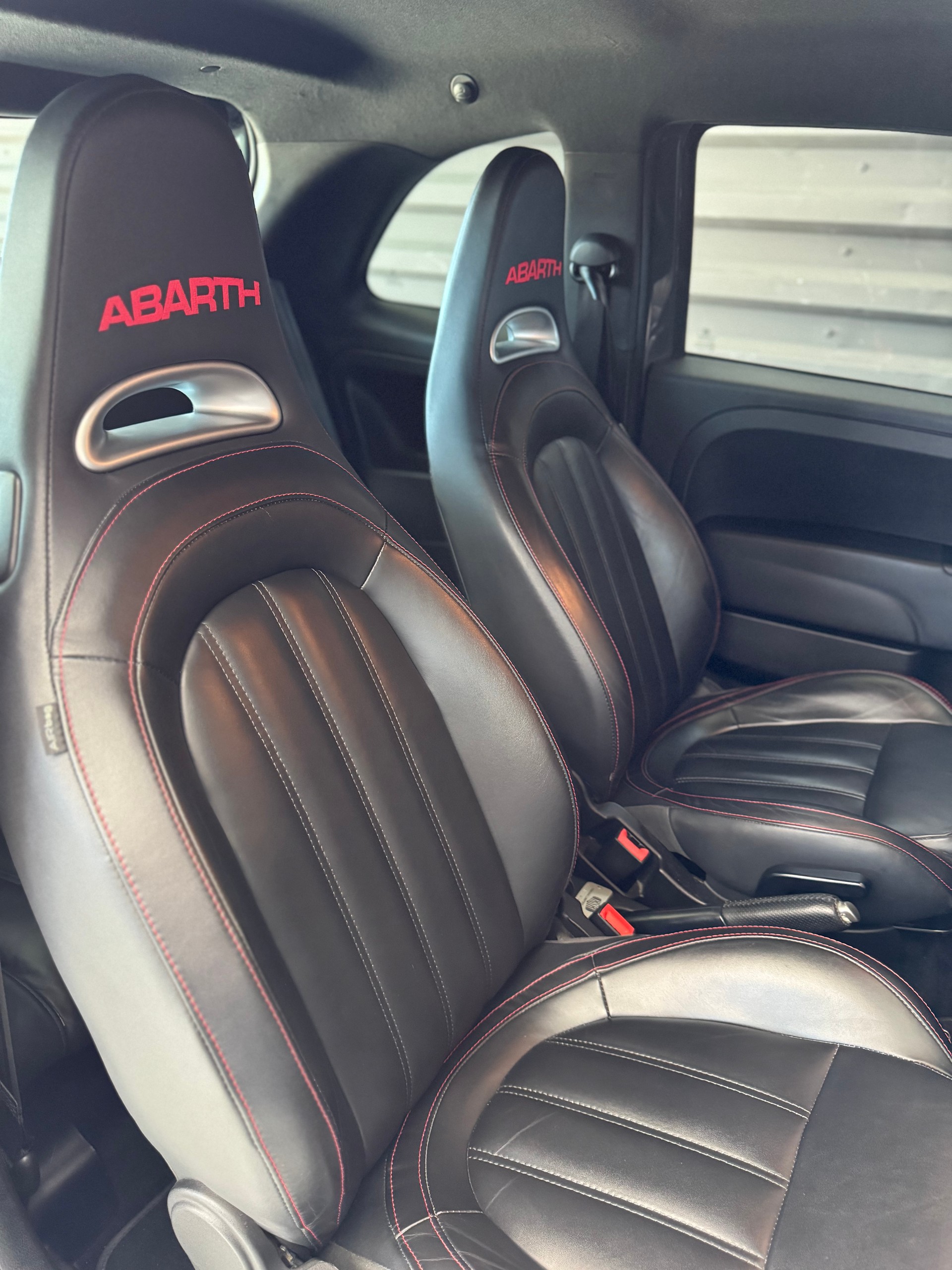 FIAT 595 1.4 16V Turbo Abarth Dualogic Colaborazione (Akrapovic)-image-11