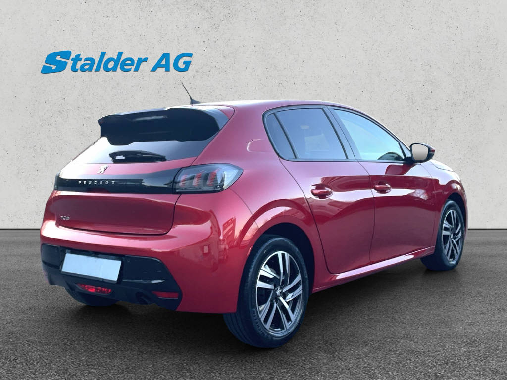 PEUGEOT 208 1.2 PureTech 100 Allure-image-5