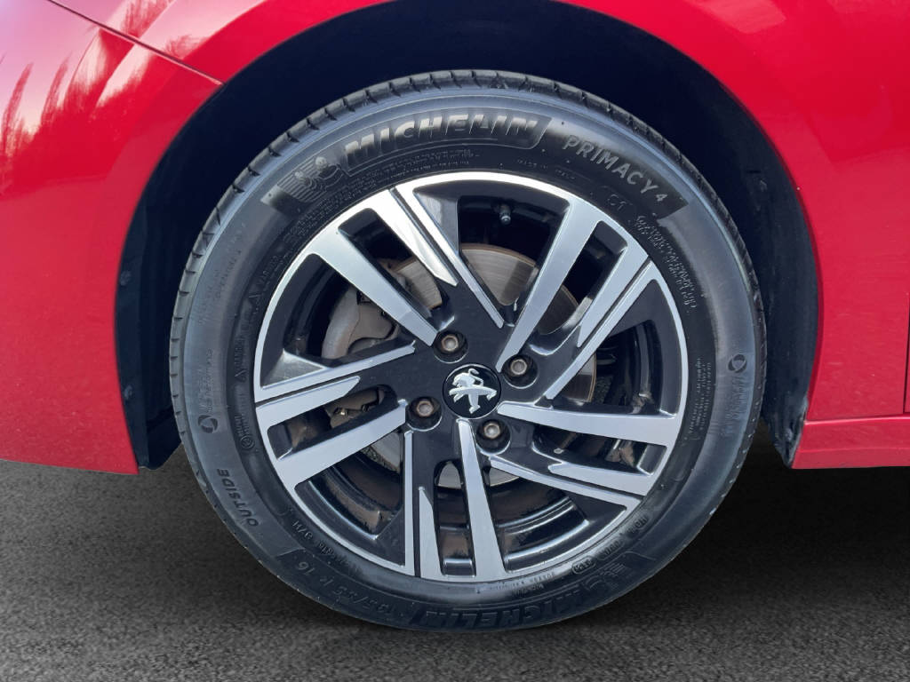 PEUGEOT 208 1.2 PureTech 100 Allure-image-14