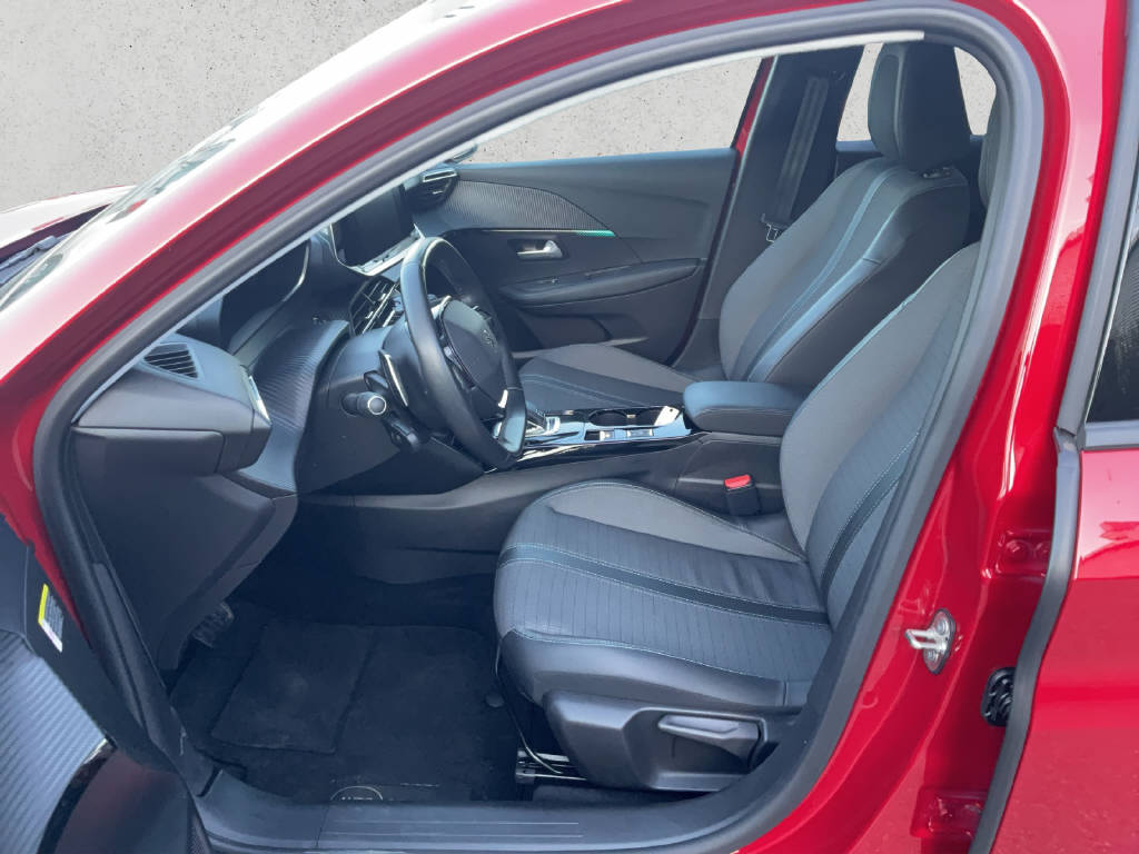 PEUGEOT 208 1.2 PureTech 100 Allure-image-8