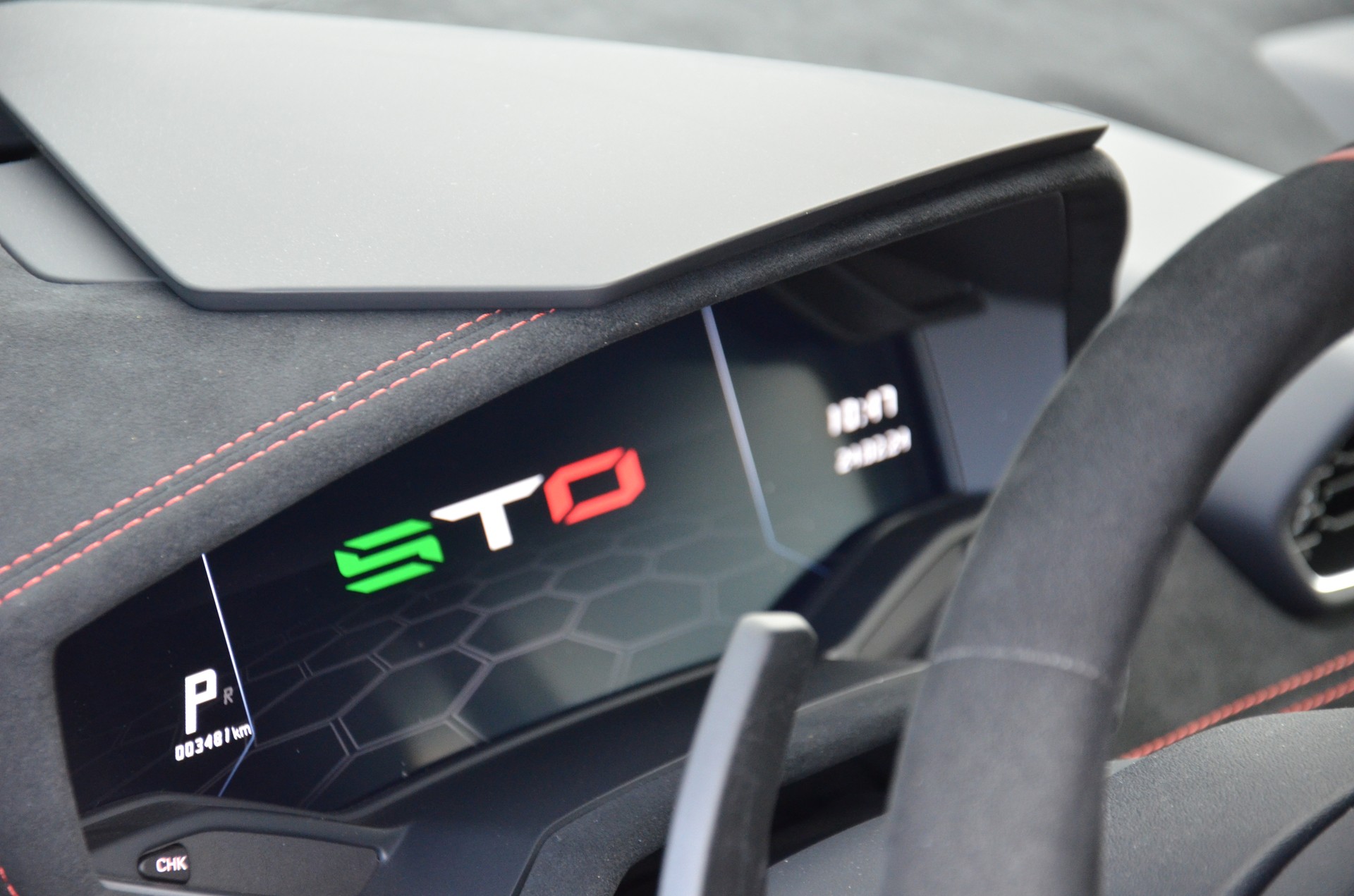 LAMBORGHINI Huracan STO Coupé DCT RWD-image-17