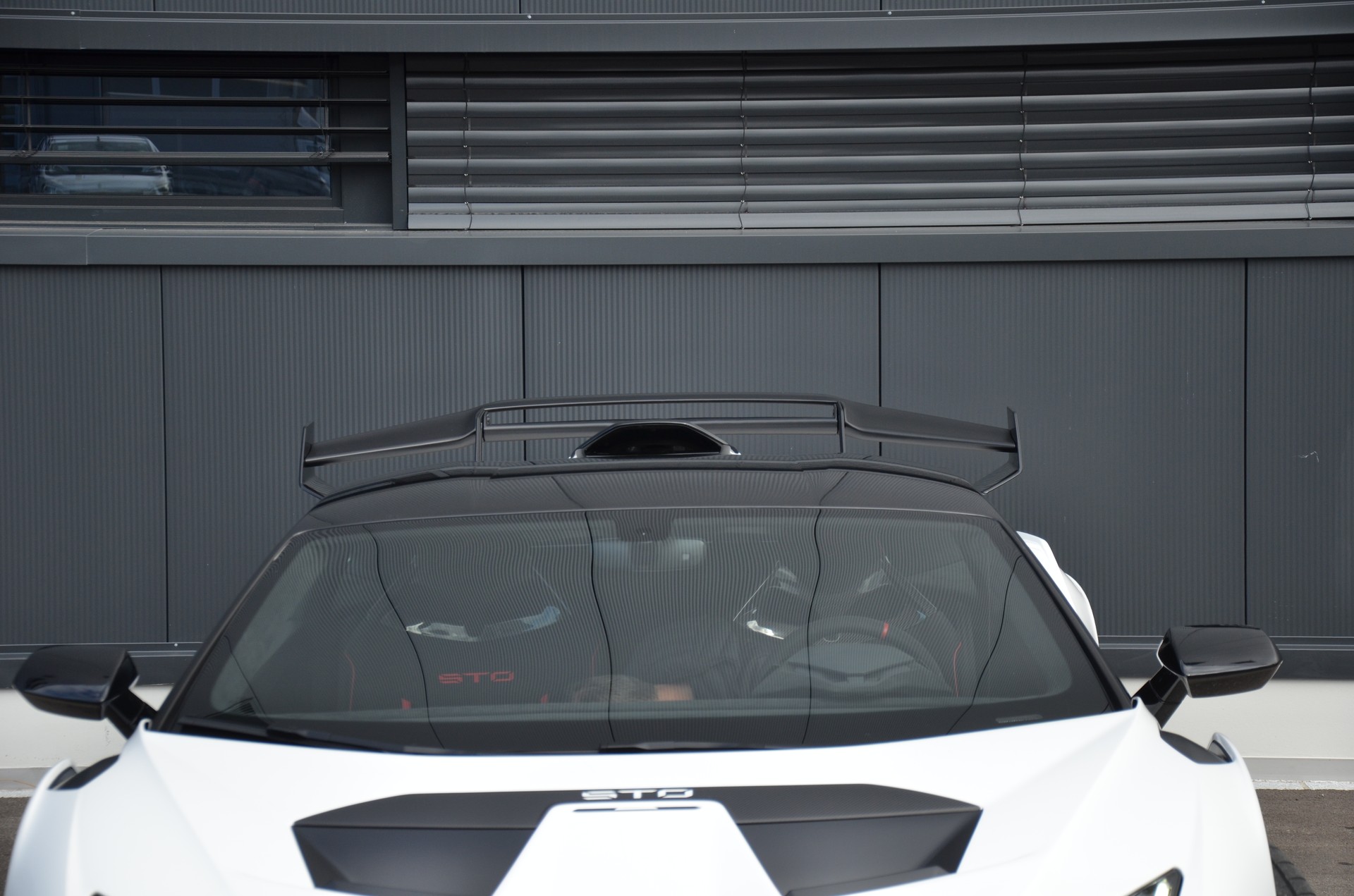 LAMBORGHINI Huracan STO Coupé DCT RWD-image-8