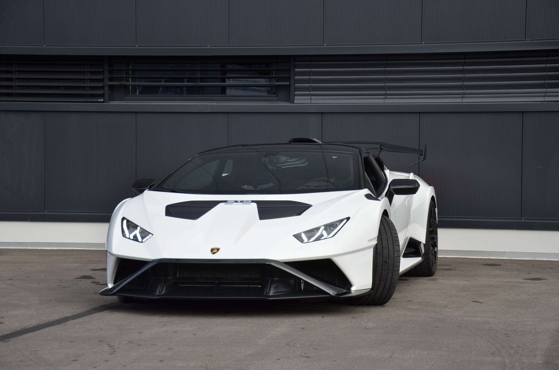 LAMBORGHINI Huracan STO Coupé DCT RWD-image-5