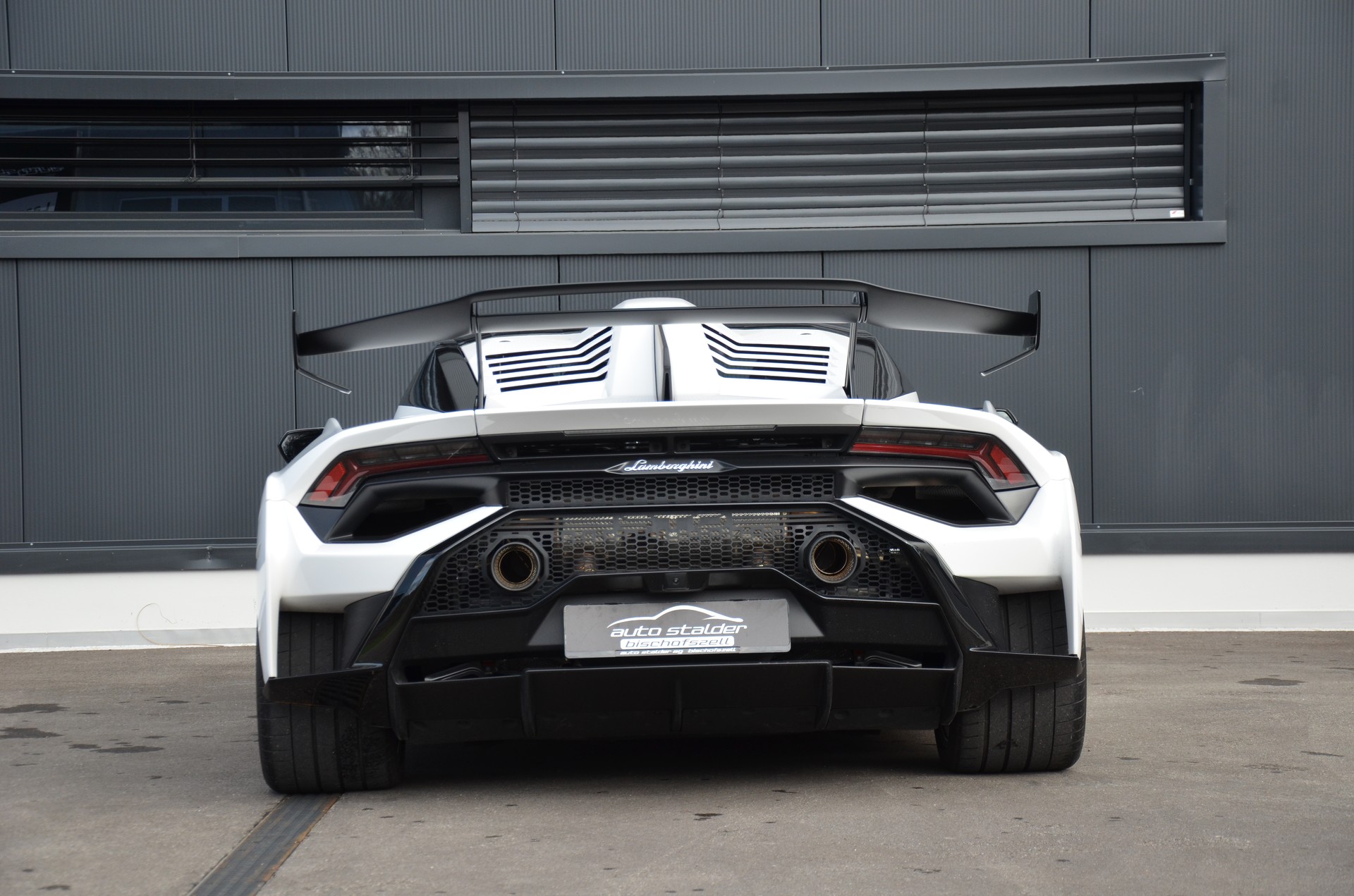 LAMBORGHINI Huracan STO Coupé DCT RWD-image-9