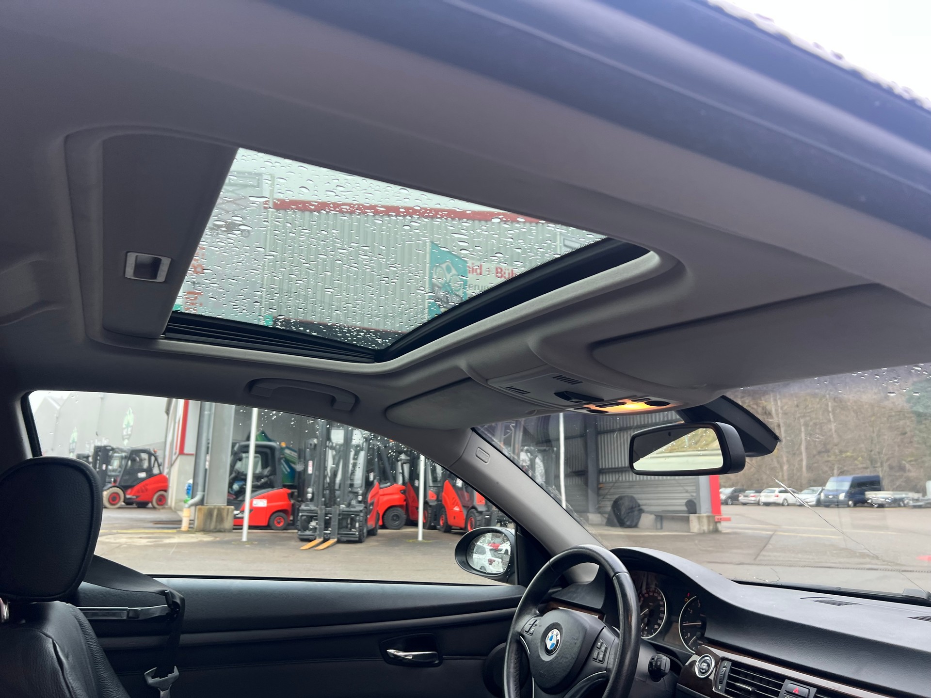 BMW 320i Coupé Steptronic-image-12