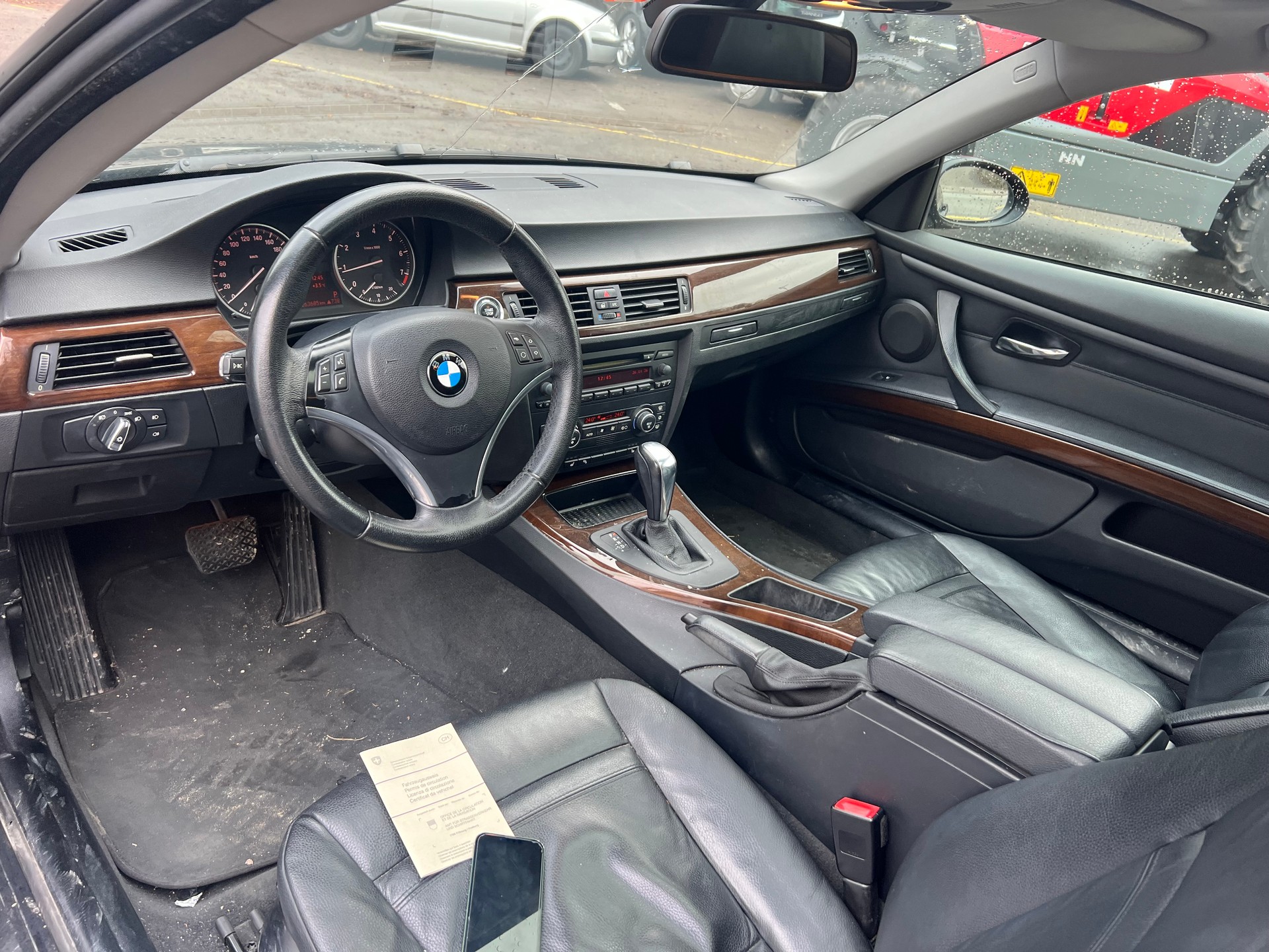 BMW 320i Coupé Steptronic-image-10