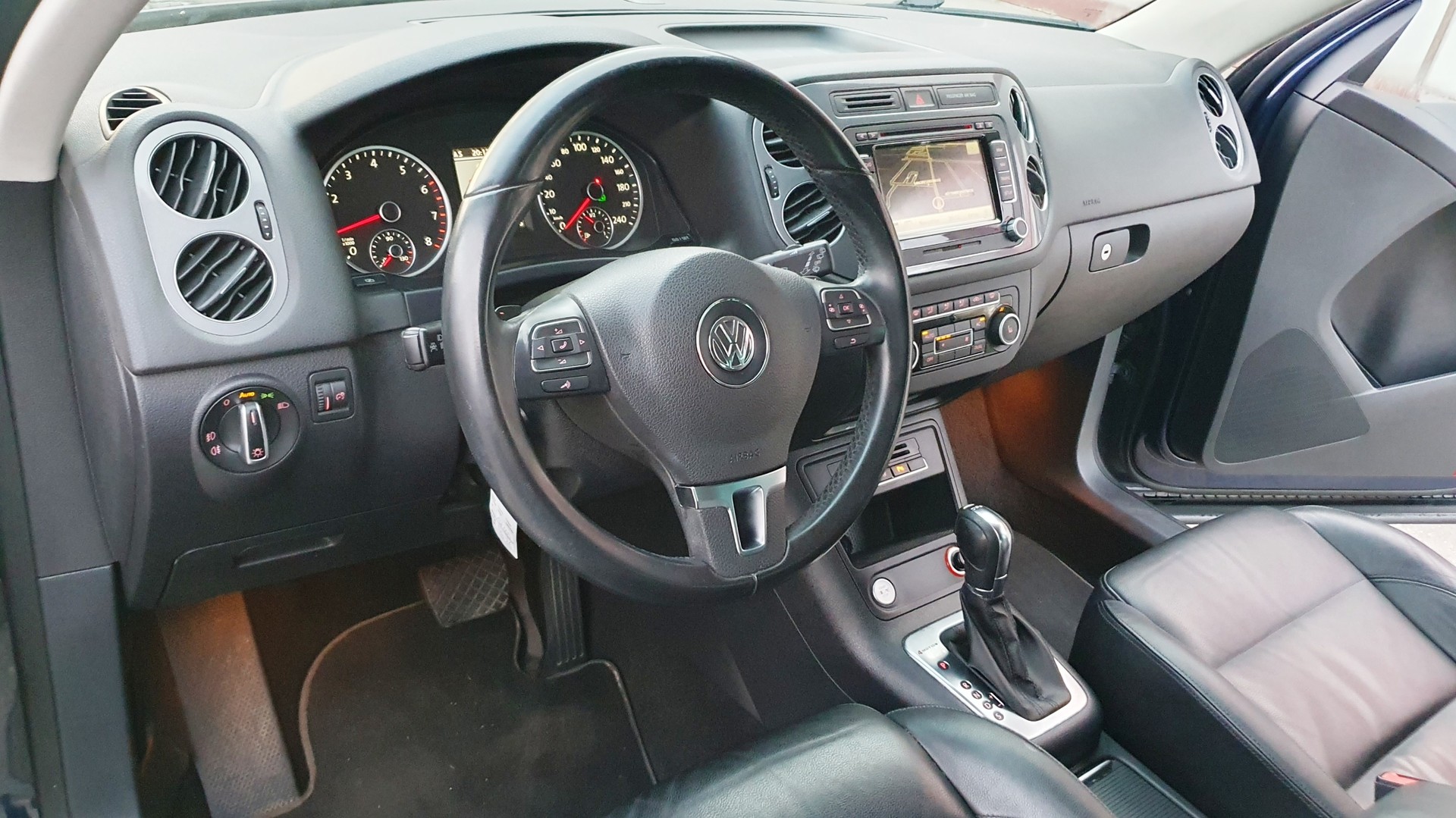 VW Tiguan 2.0 TSI Sport&Style 4Motion DSG-image-14
