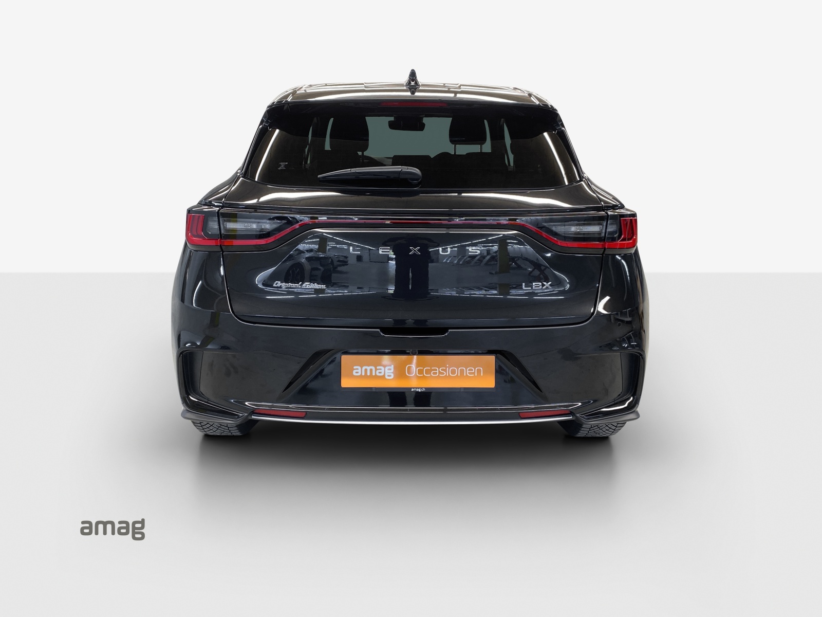 LEXUS LBX AWD Elegant CVT-image-3