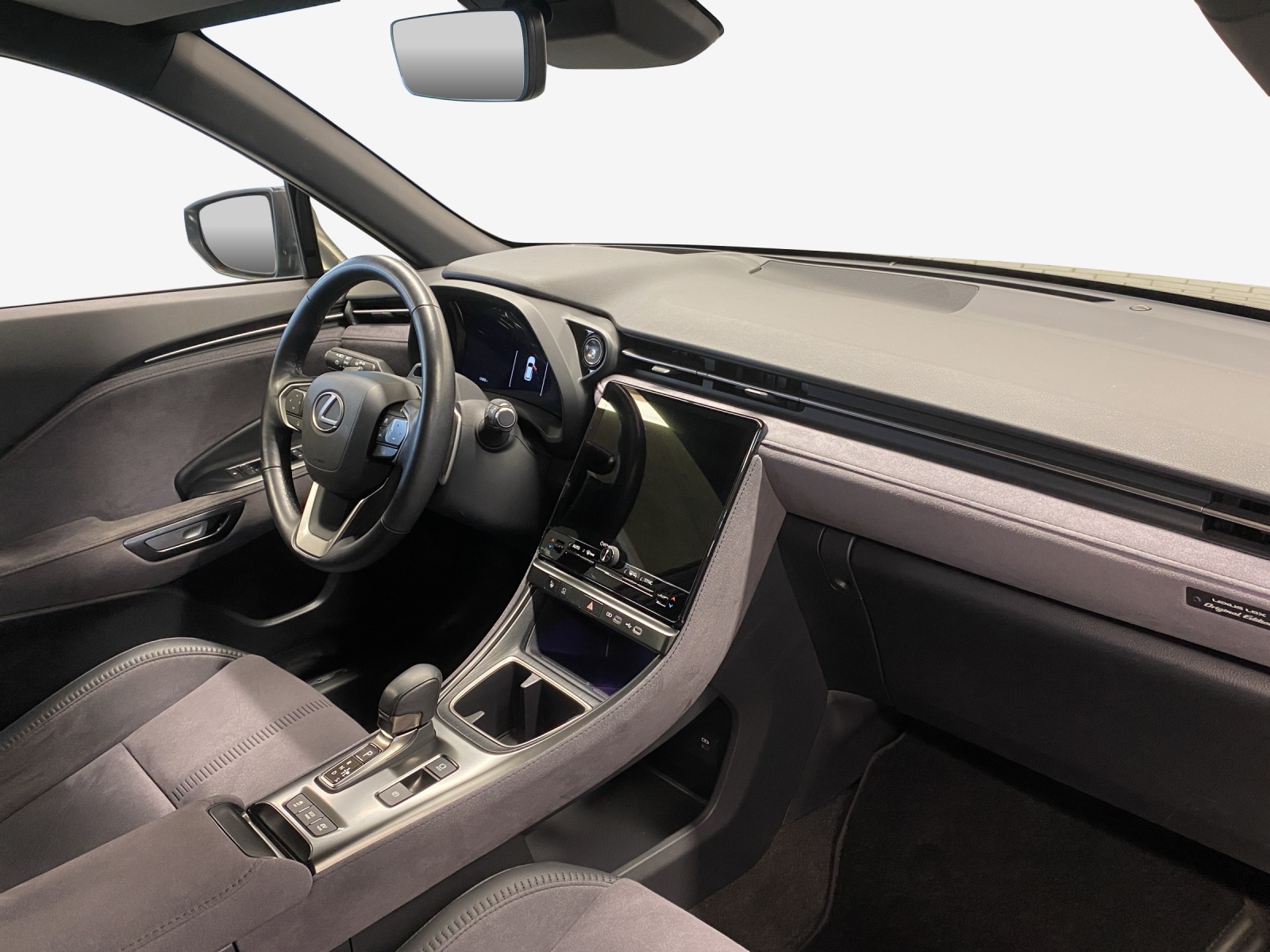 LEXUS LBX AWD Elegant CVT-image-13