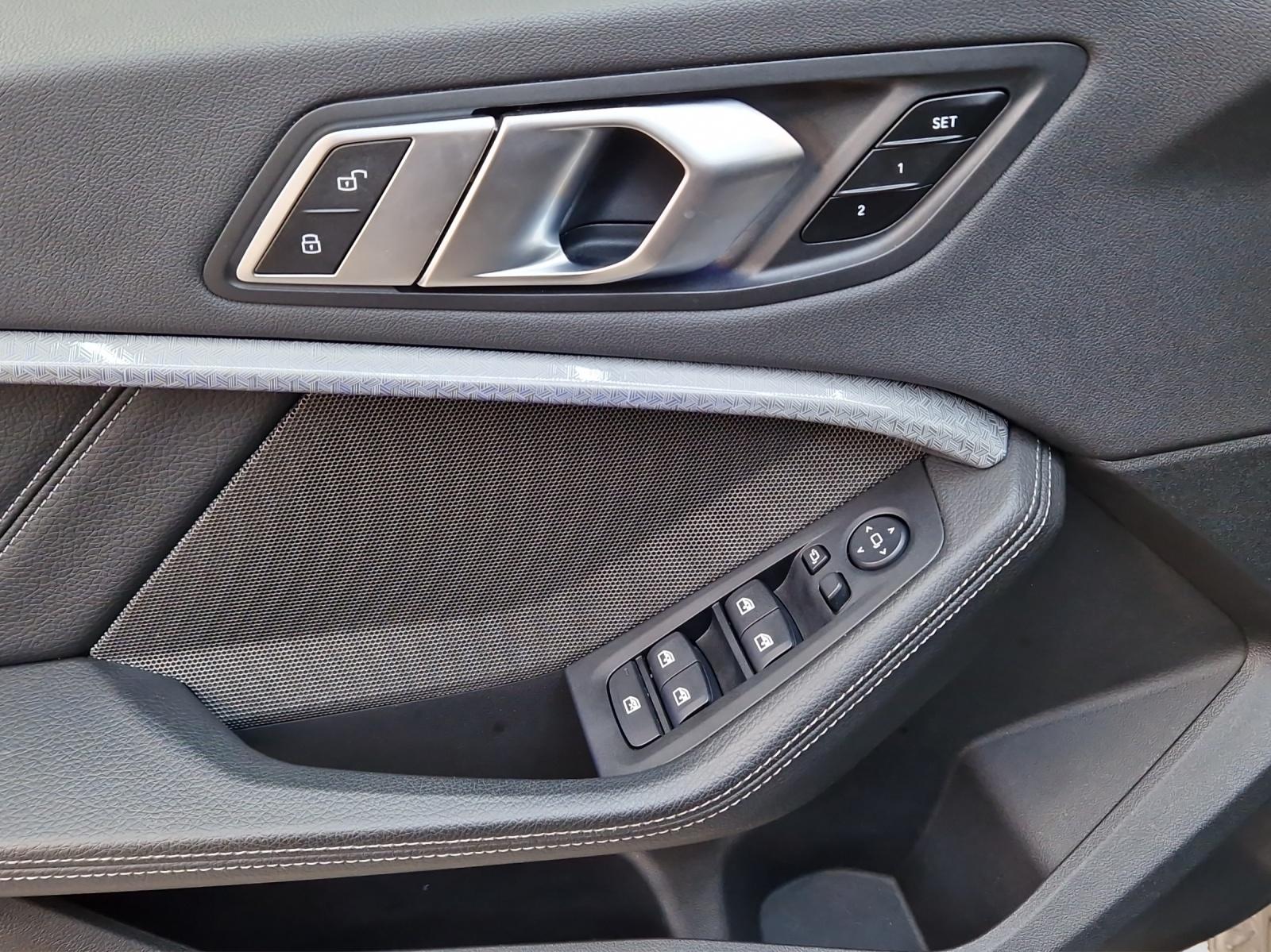 BMW M235i xDrive Gran Coupé-image-23