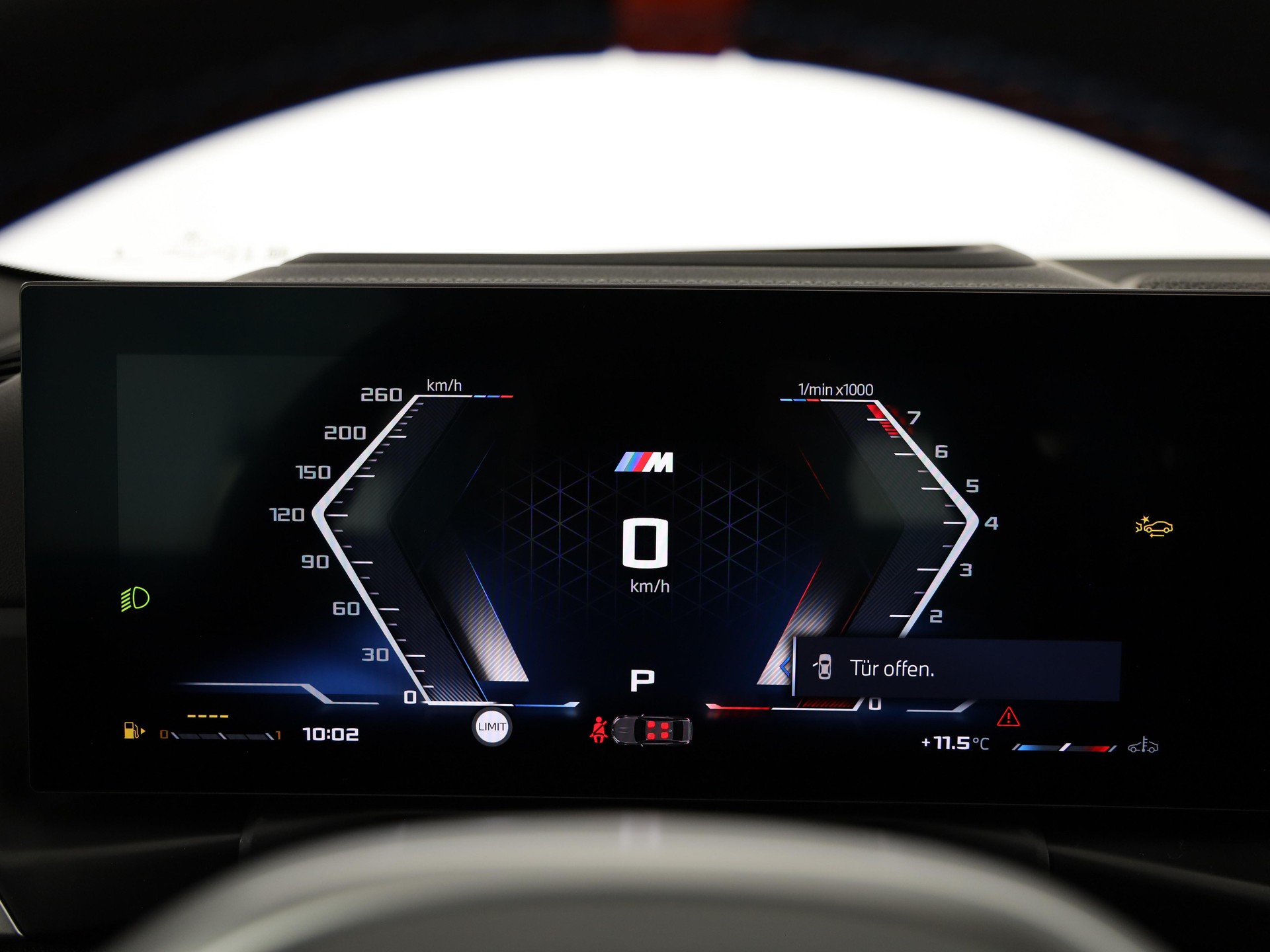 BMW M440i xDrive Cabrio-image-9