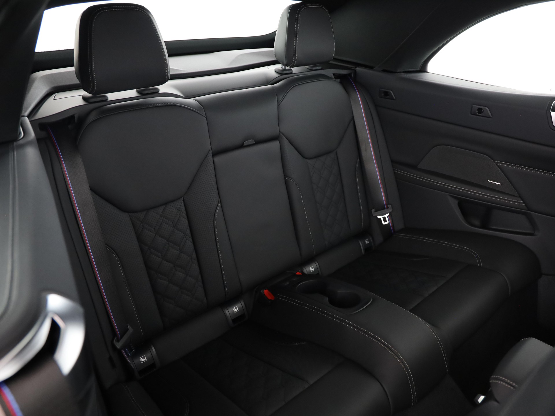 BMW M440i xDrive Cabrio-image-17