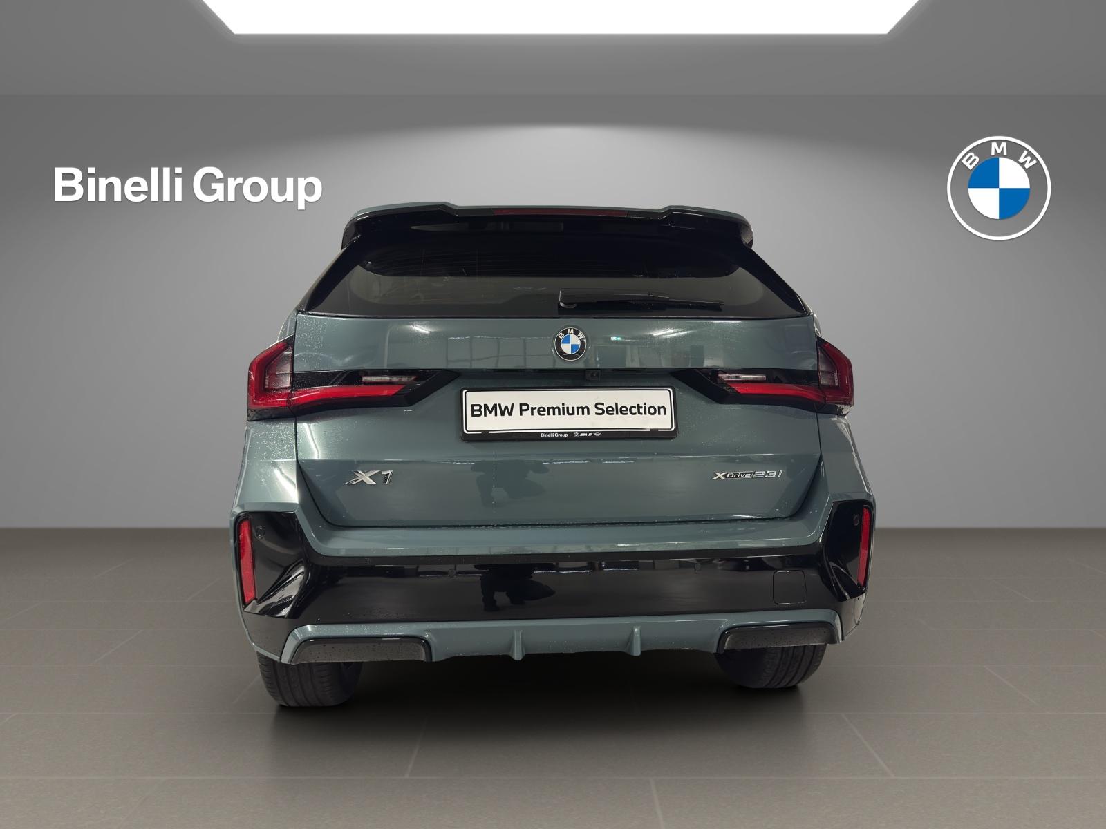 BMW X1 23i xDrive paddles-image-14