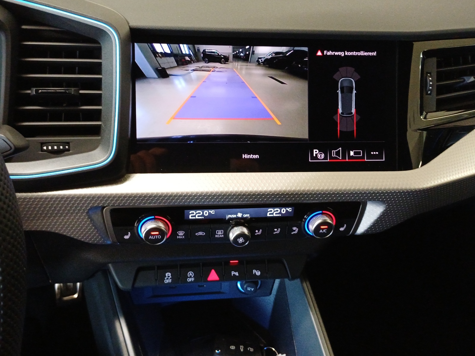 AUDI A1 Sportback 30 TFSI S Line Attraction S-tronic-image-14