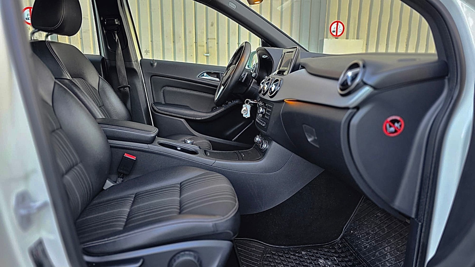 MERCEDES-BENZ B 220 4Matic 7G-DCT-image-8