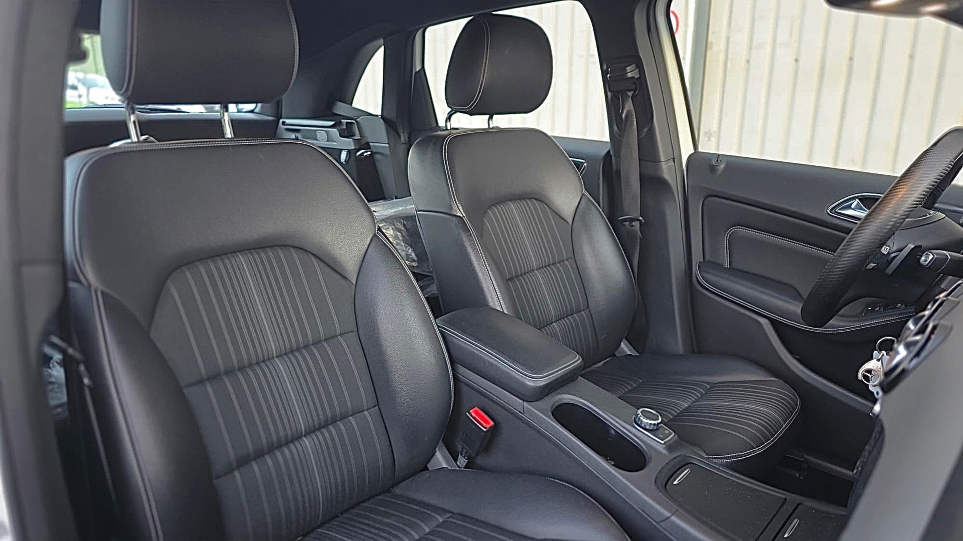 MERCEDES-BENZ B 220 4Matic 7G-DCT-image-7