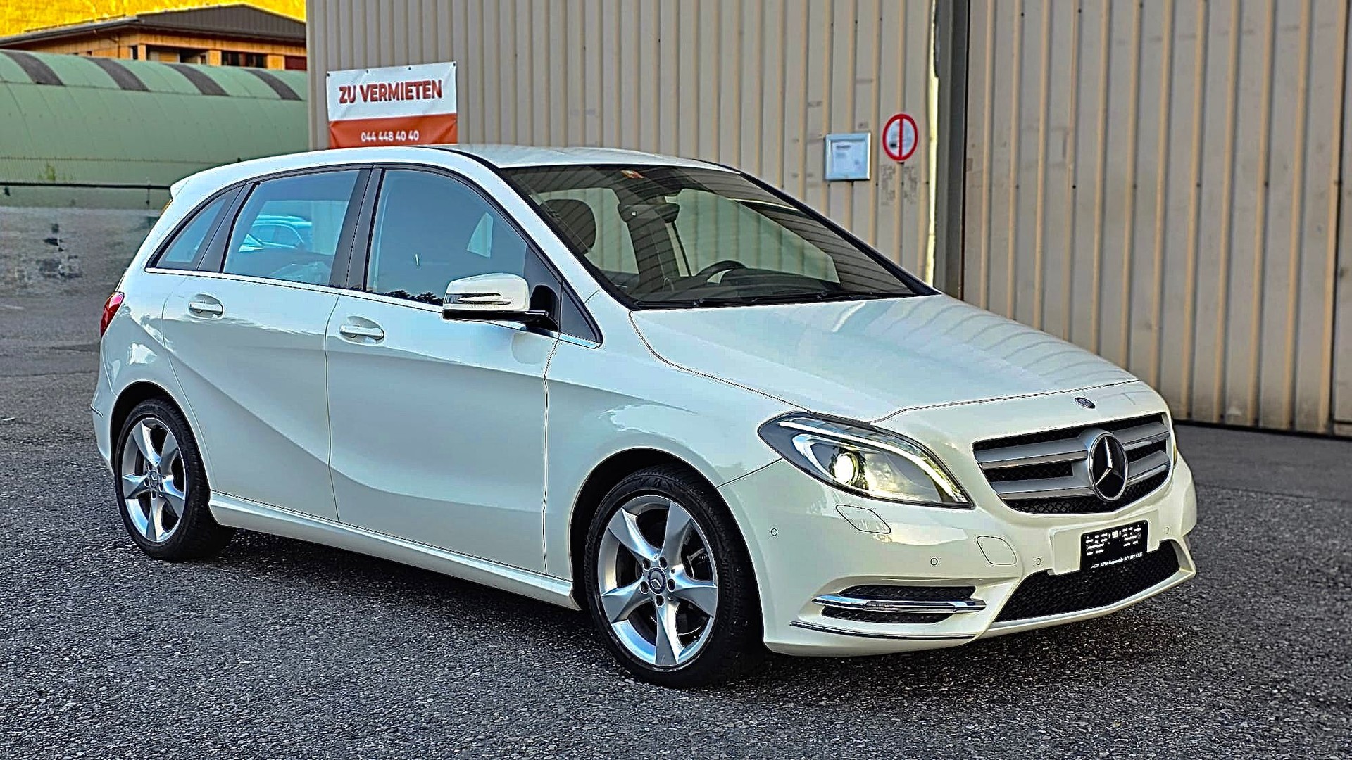 MERCEDES-BENZ B 220 4Matic 7G-DCT-image-1