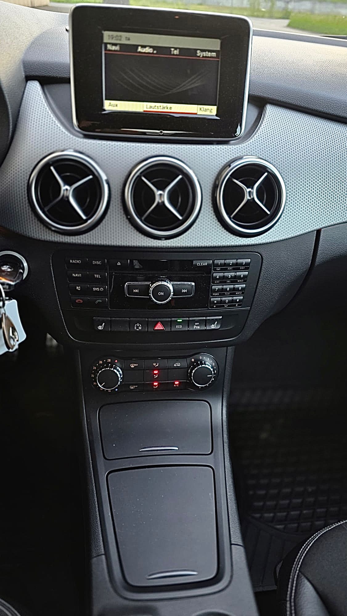 MERCEDES-BENZ B 220 4Matic 7G-DCT-image-10