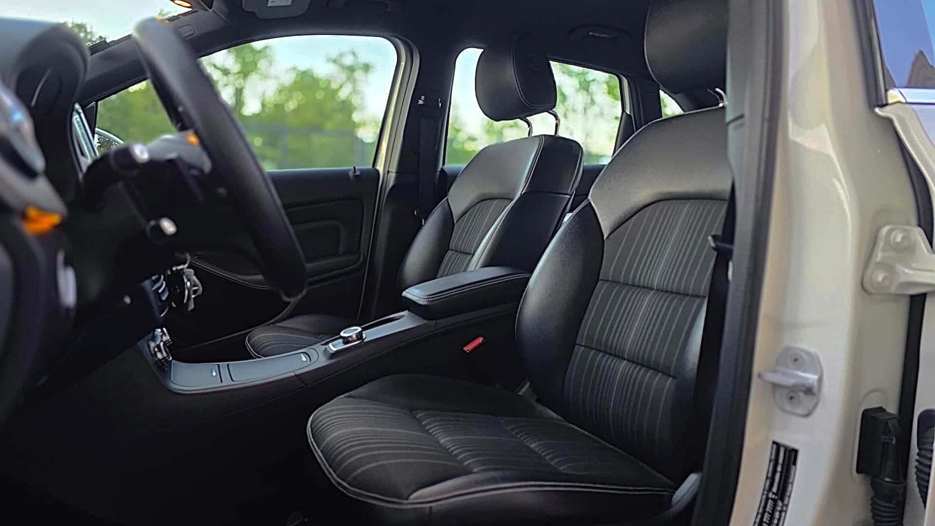 MERCEDES-BENZ B 220 4Matic 7G-DCT-image-9