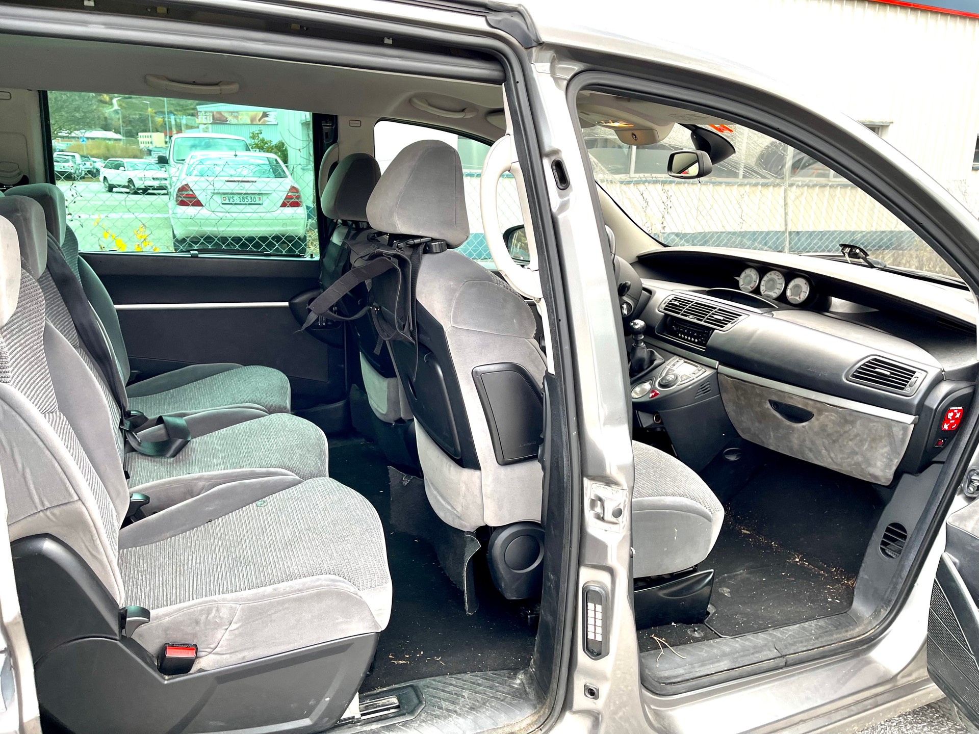 PEUGEOT 807 2.0 16V HDi (ST) Family+-image-25