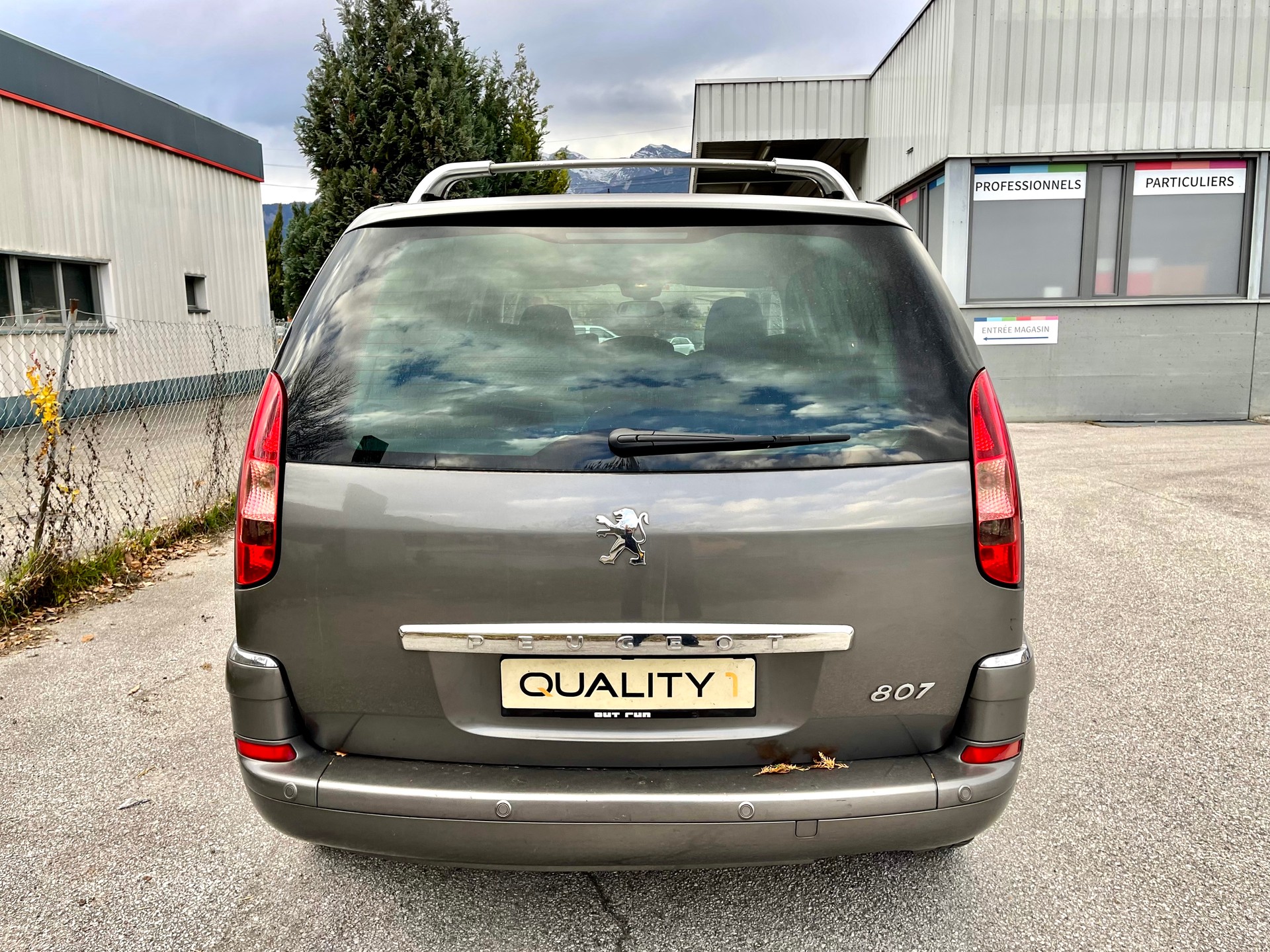 PEUGEOT 807 2.0 16V HDi (ST) Family+-image-18