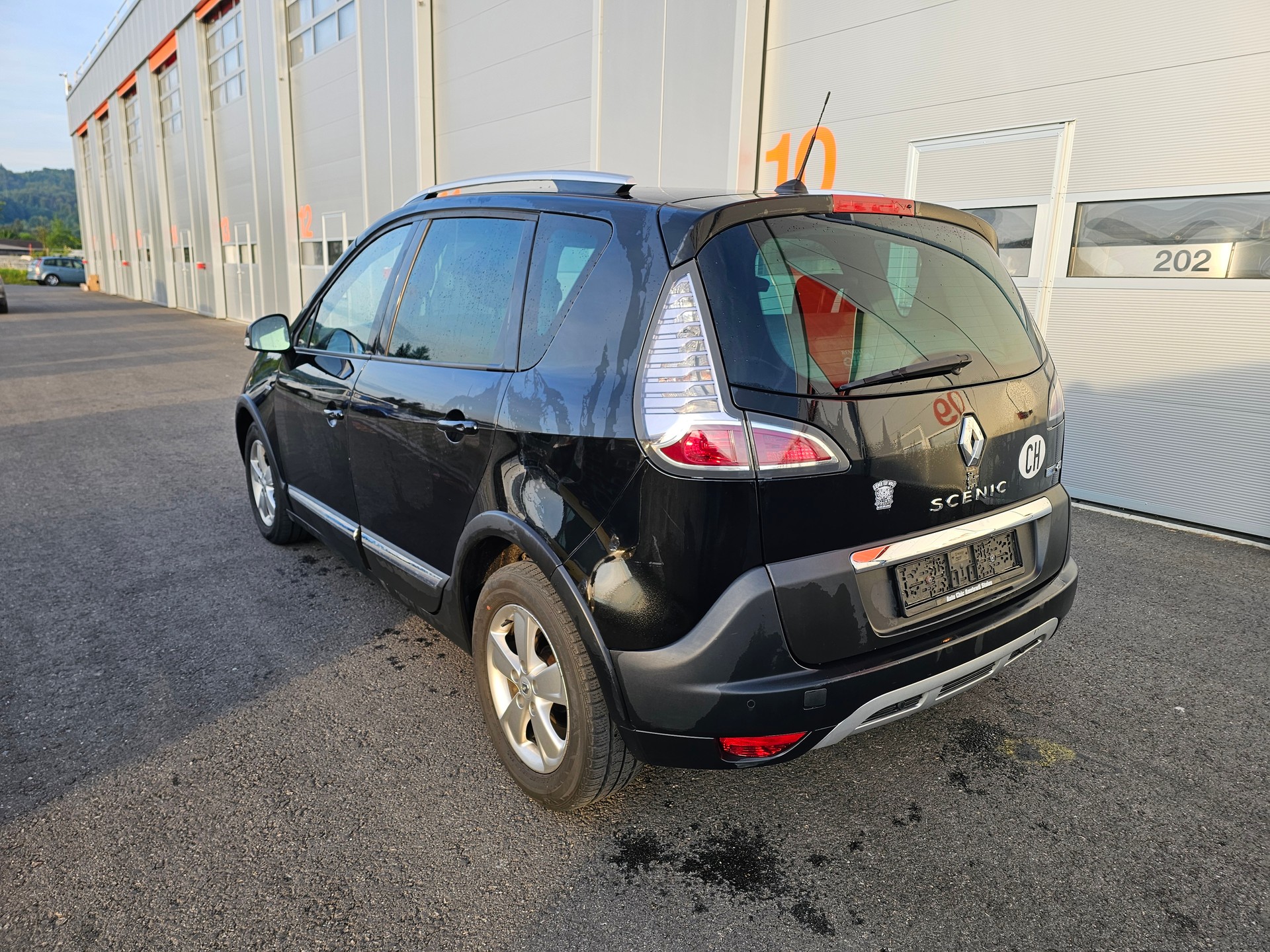 RENAULT Scénic Xmod 1.6 dCi Bose Edition-image-2
