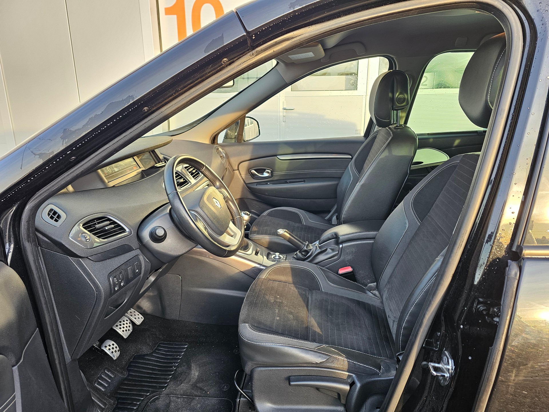 RENAULT Scénic Xmod 1.6 dCi Bose Edition-image-9