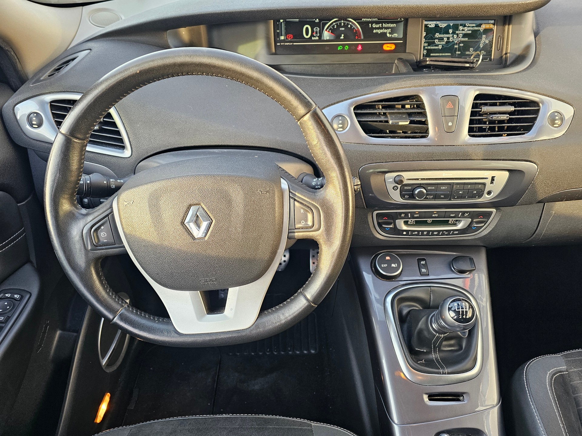 RENAULT Scénic Xmod 1.6 dCi Bose Edition-image-13