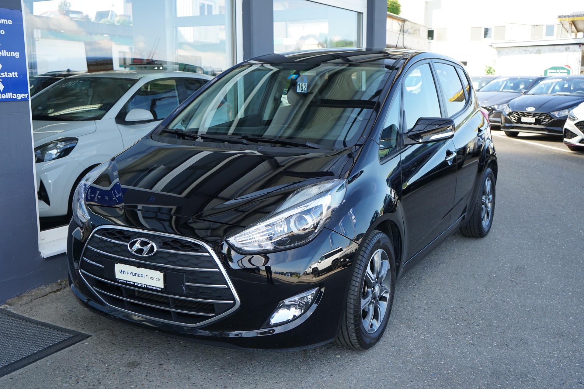HYUNDAI iX20 1.6 Amplia Automatic-image-1