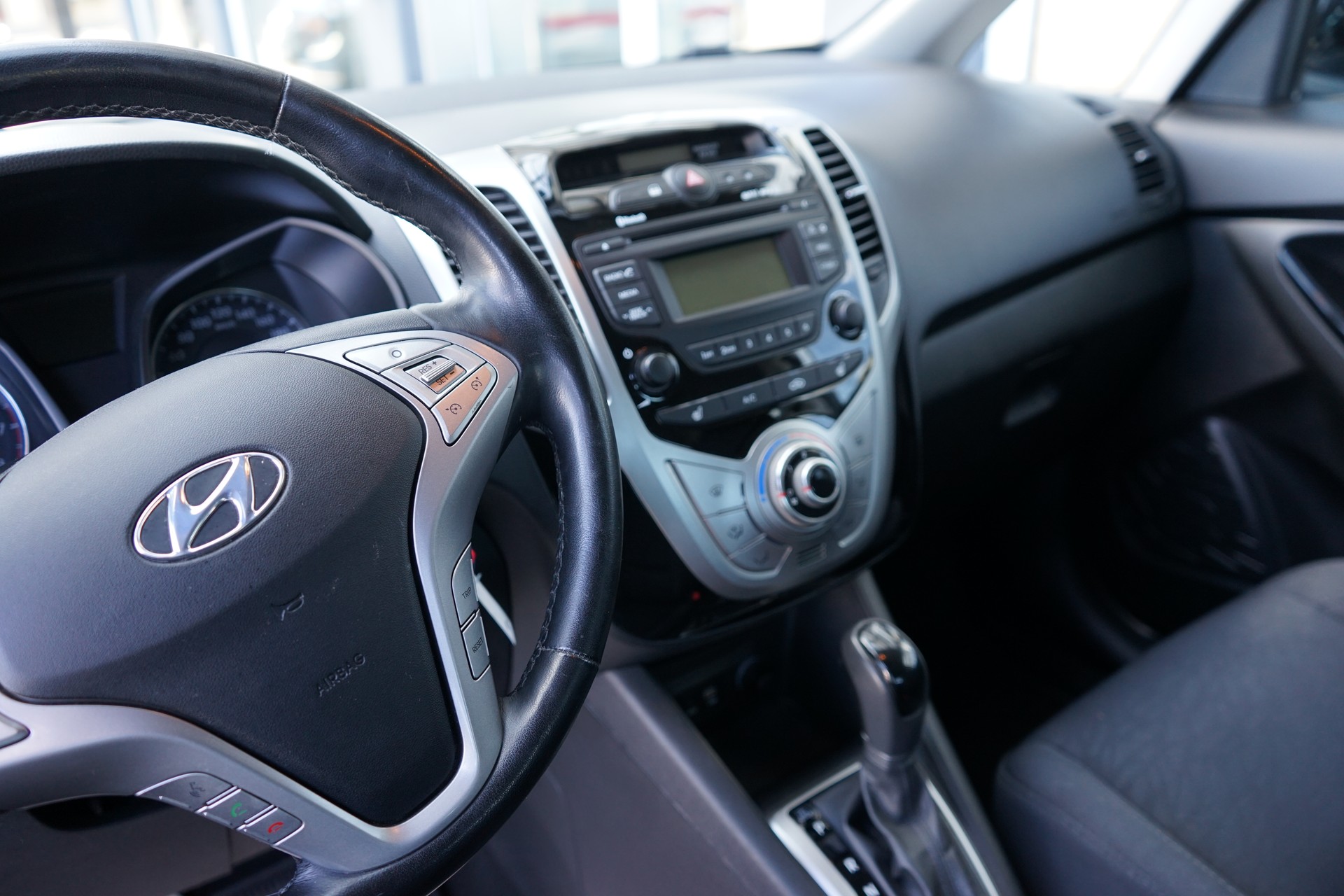 HYUNDAI iX20 1.6 Amplia Automatic-image-10
