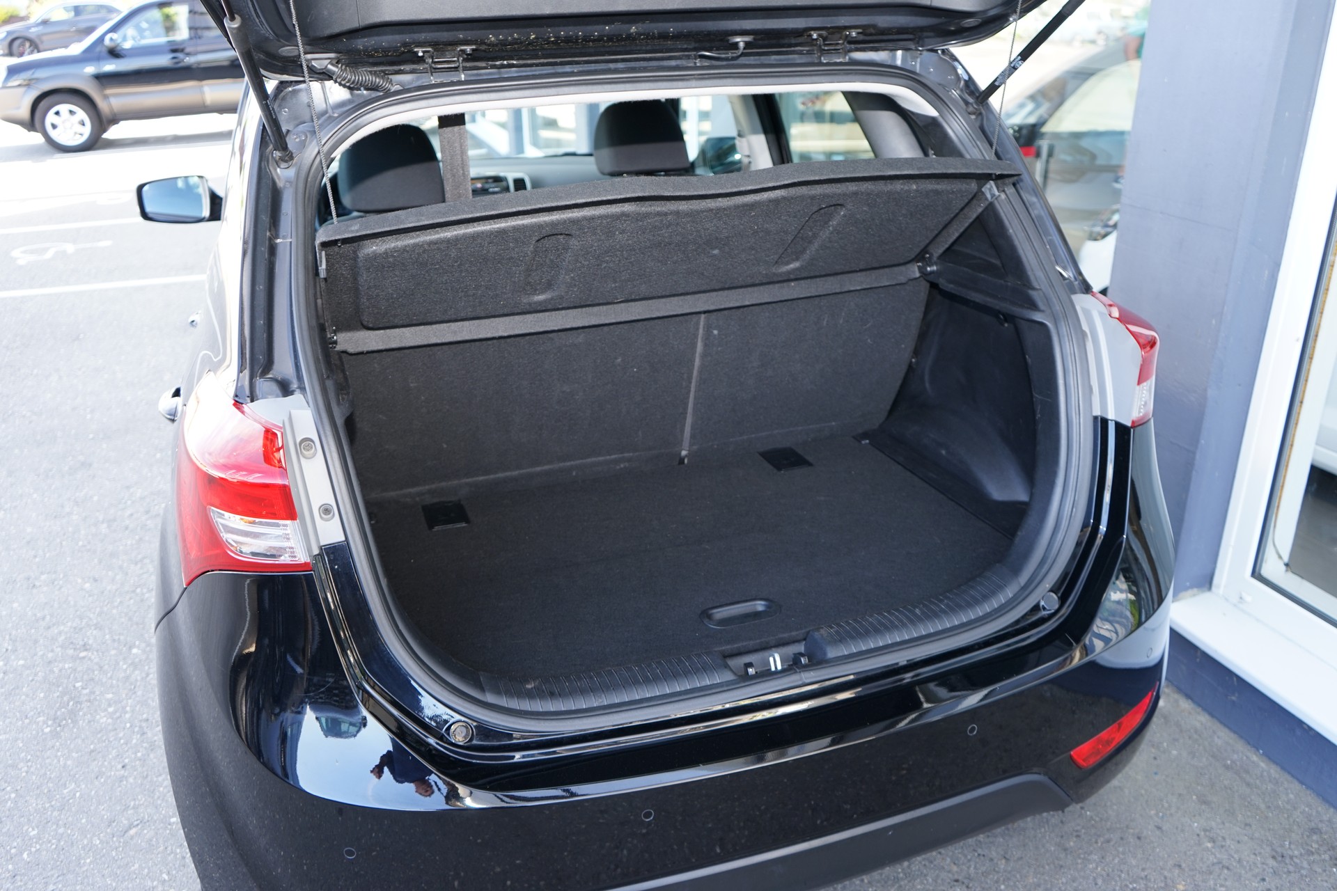 HYUNDAI iX20 1.6 Amplia Automatic-image-14