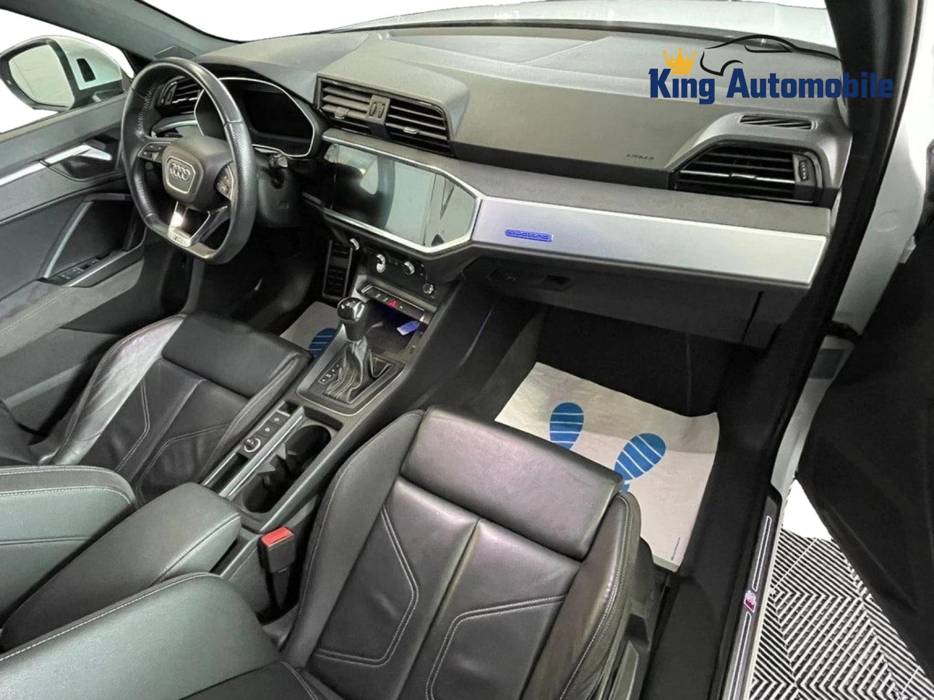 AUDI Q3 40 TFSI S line quattro S-tronic-image-8