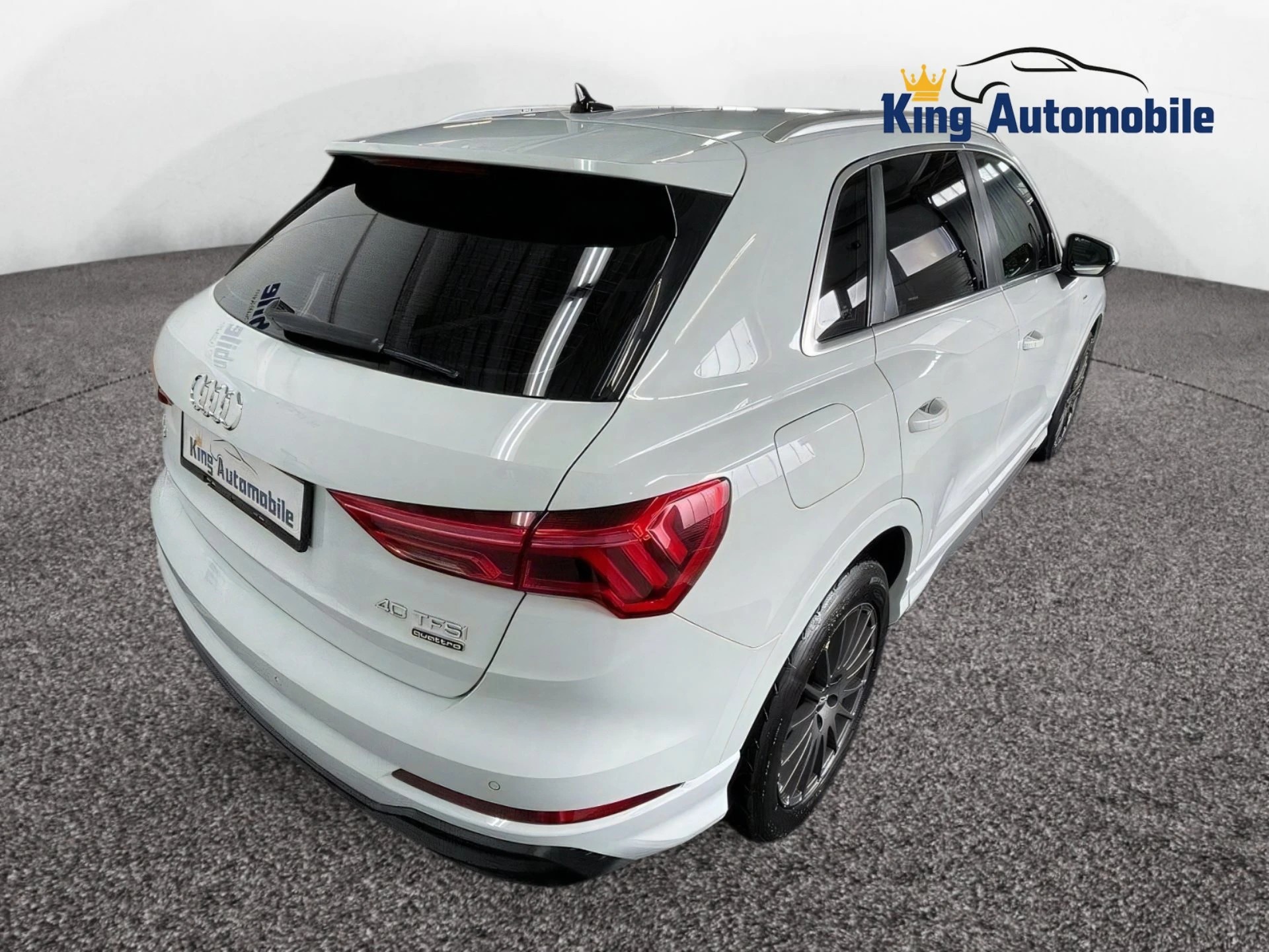 AUDI Q3 40 TFSI S line quattro S-tronic-image-6