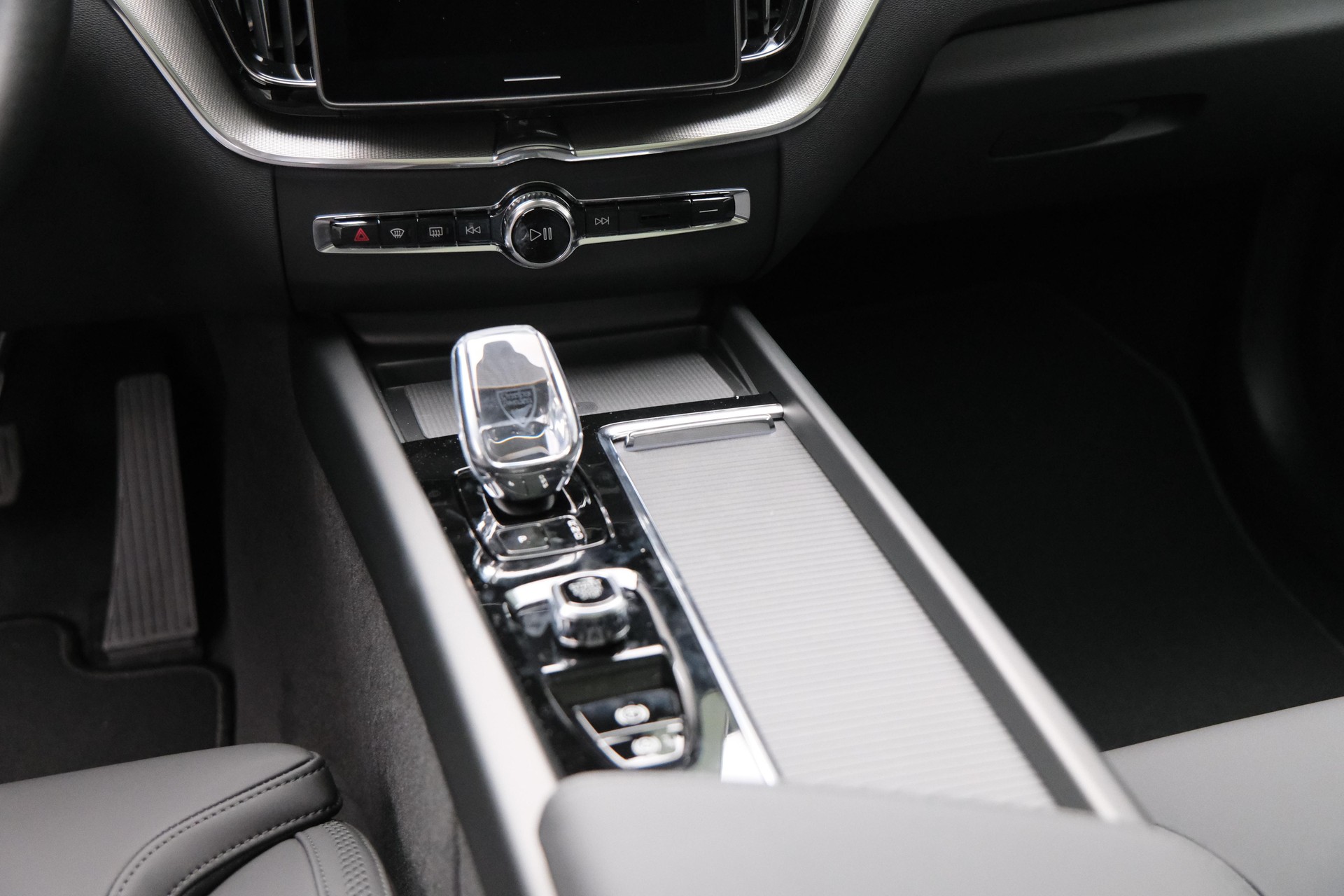 VOLVO XC60 2.0 T6 TE Ultra Dark eAWD-image-16