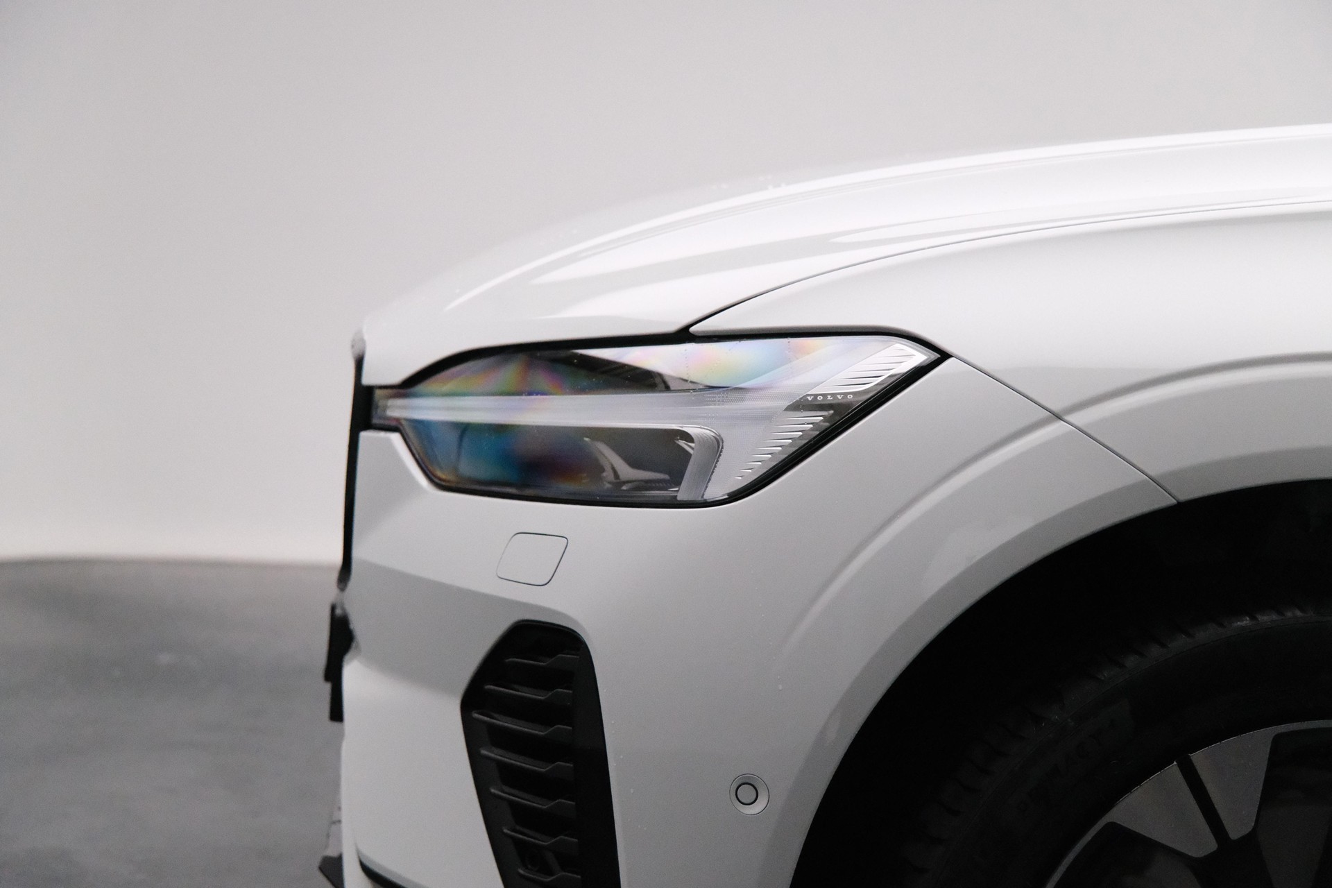 VOLVO XC60 2.0 T6 TE Ultra Dark eAWD-image-4