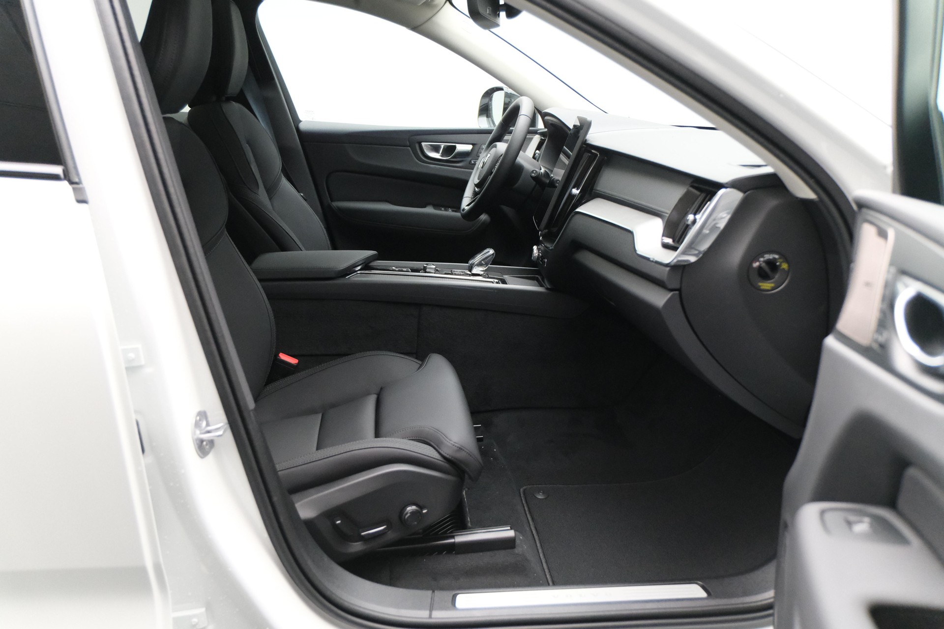 VOLVO XC60 2.0 T6 TE Ultra Dark eAWD-image-30