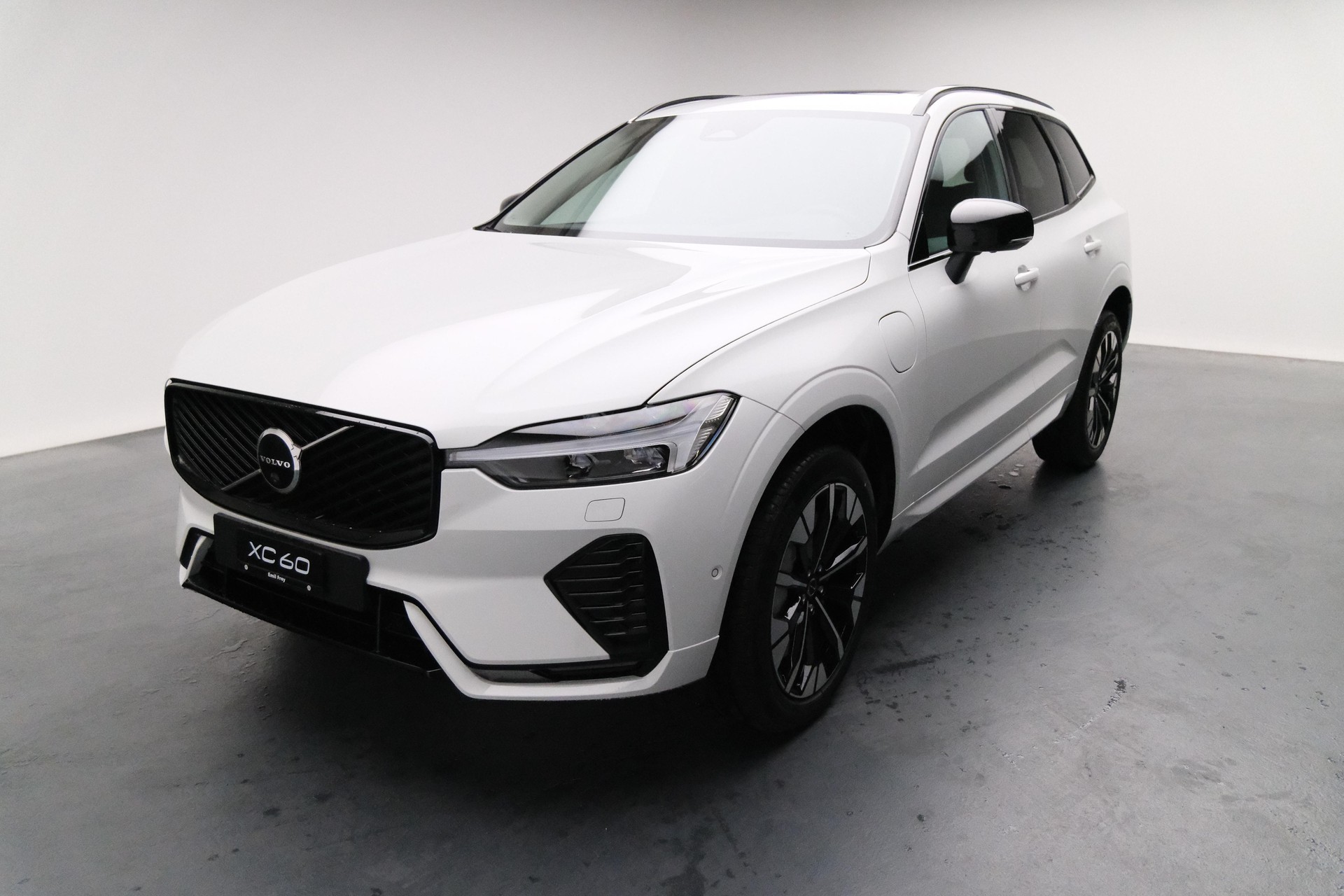 VOLVO XC60 2.0 T6 TE Ultra Dark eAWD-image-0