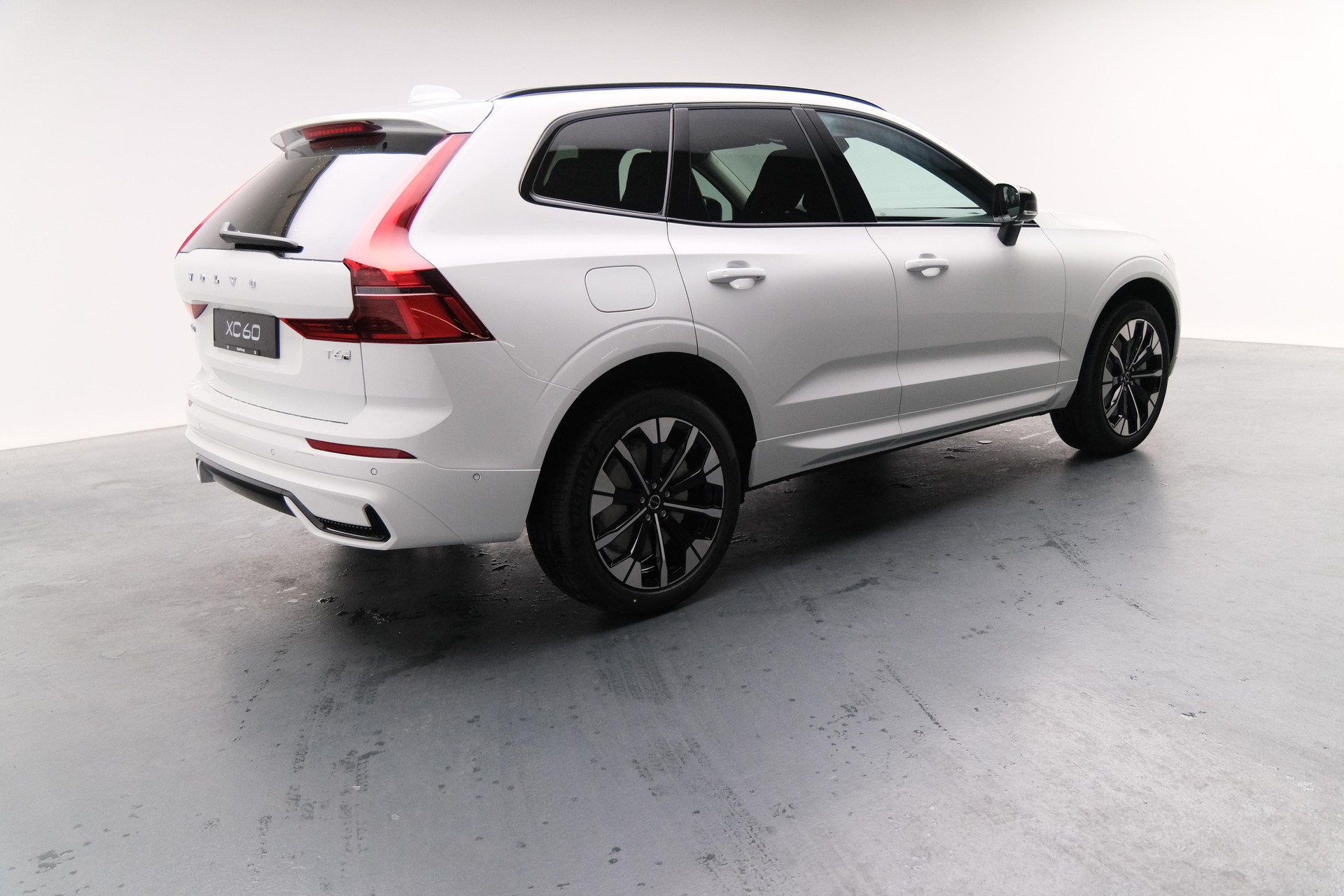 VOLVO XC60 2.0 T6 TE Ultra Dark eAWD-image-25