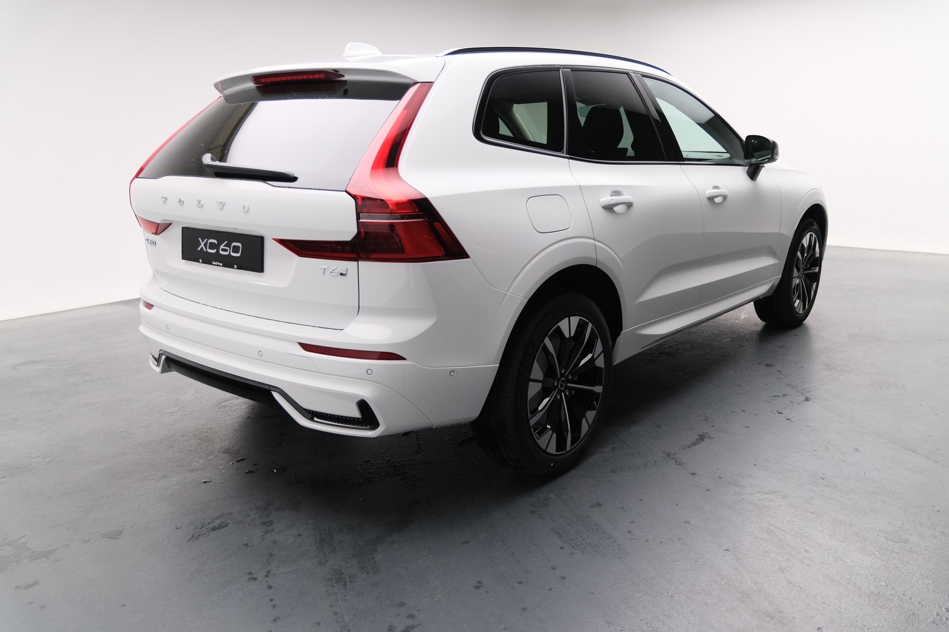 VOLVO XC60 2.0 T6 TE Ultra Dark eAWD-image-24