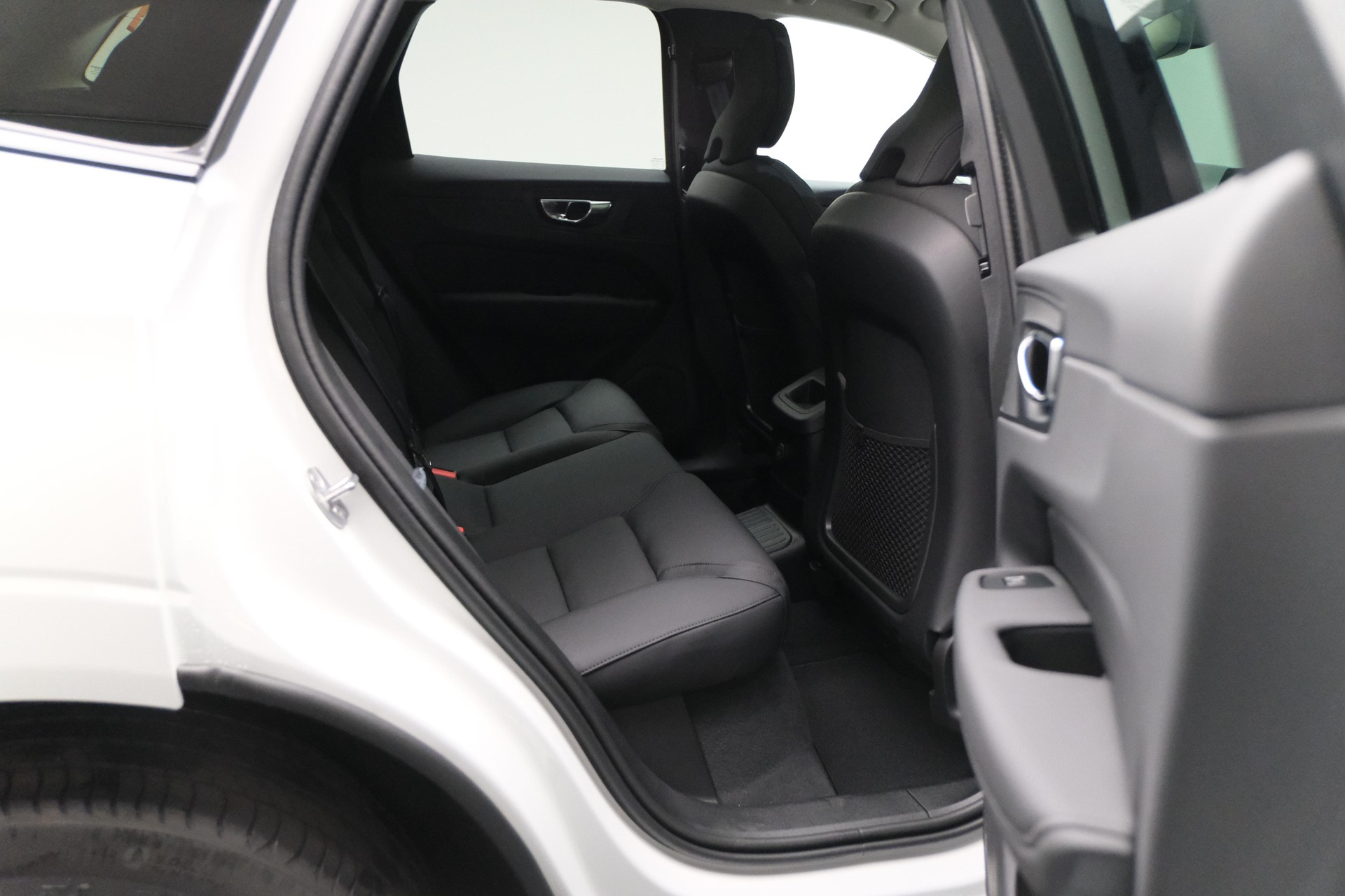 VOLVO XC60 2.0 T6 TE Ultra Dark eAWD-image-31
