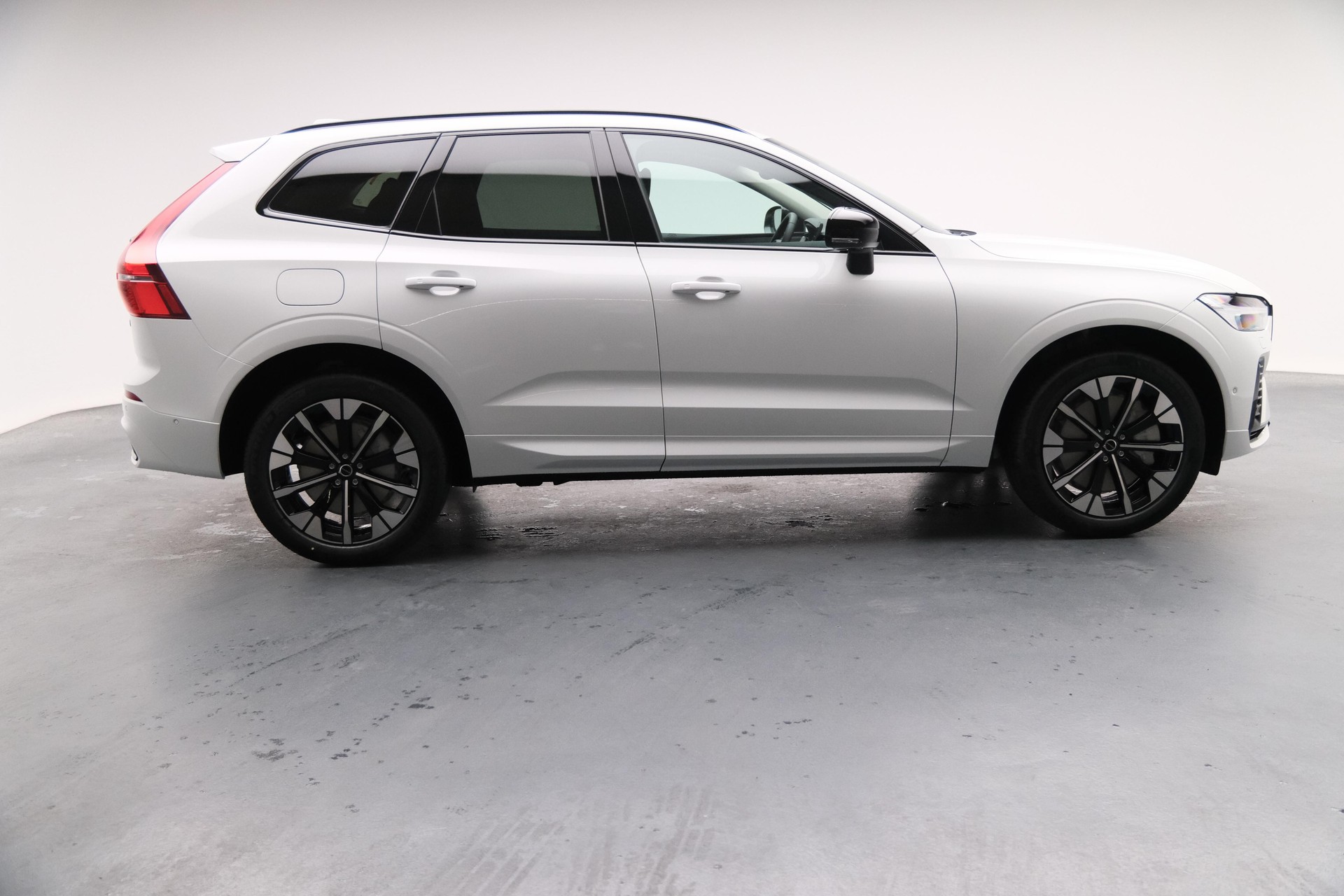 VOLVO XC60 2.0 T6 TE Ultra Dark eAWD-image-26