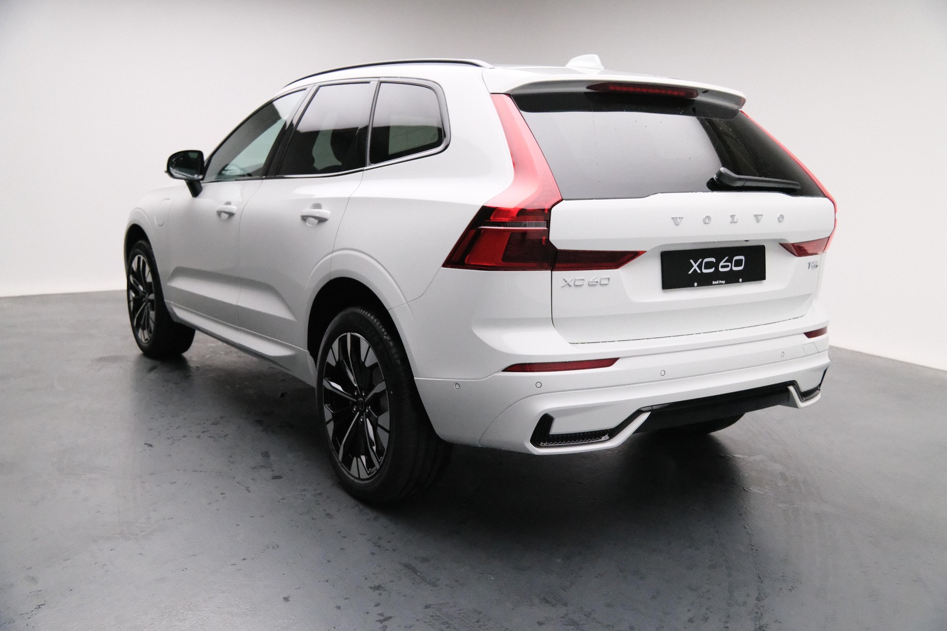 VOLVO XC60 2.0 T6 TE Ultra Dark eAWD-image-3