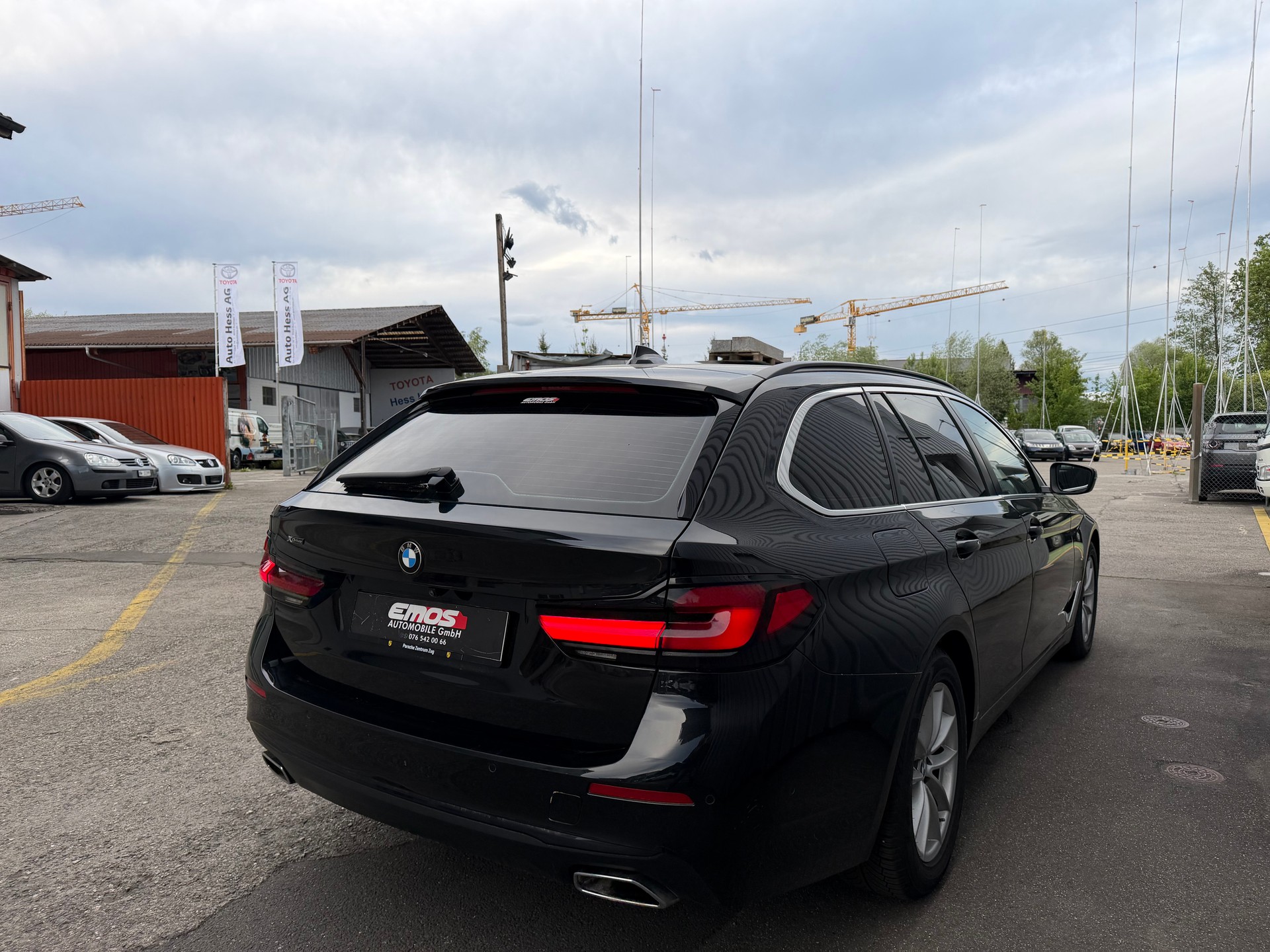 BMW 520d xDrive 48V Touring Steptronic-image-6
