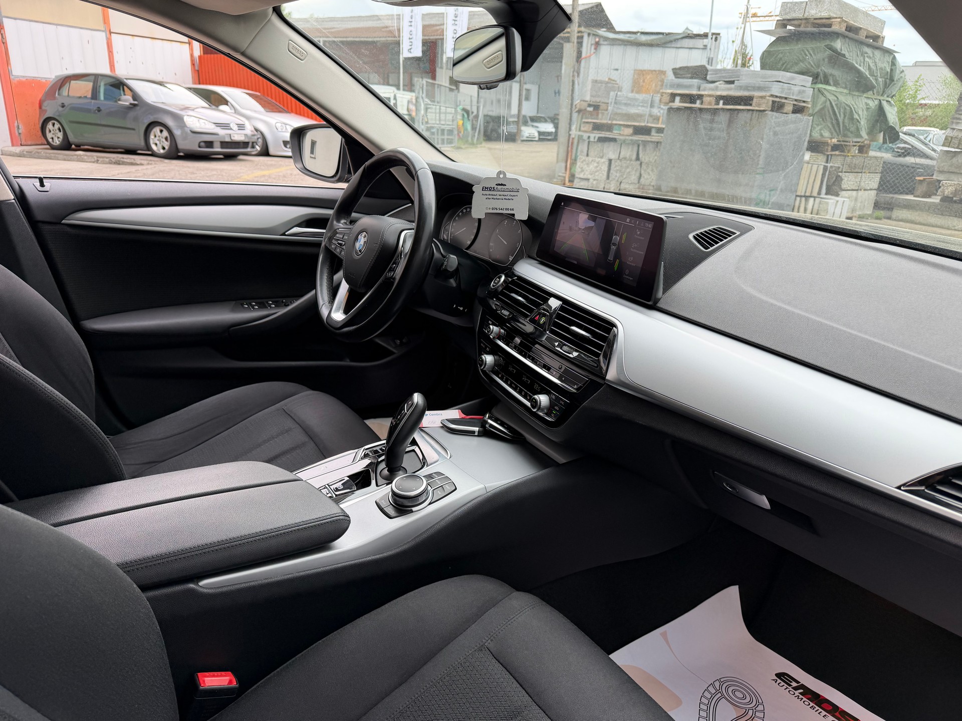 BMW 520d xDrive 48V Touring Steptronic-image-8
