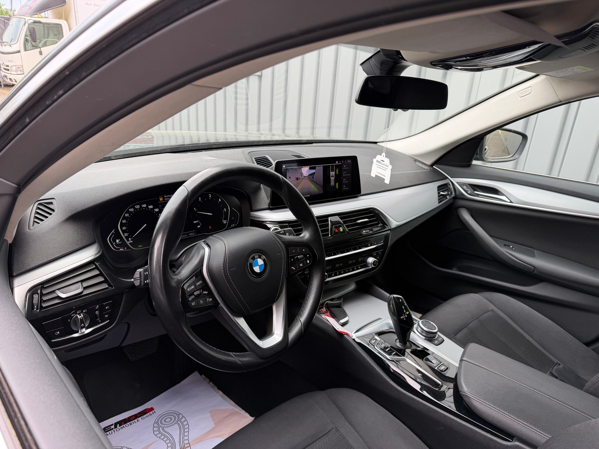 BMW 520d xDrive 48V Touring Steptronic-image-9