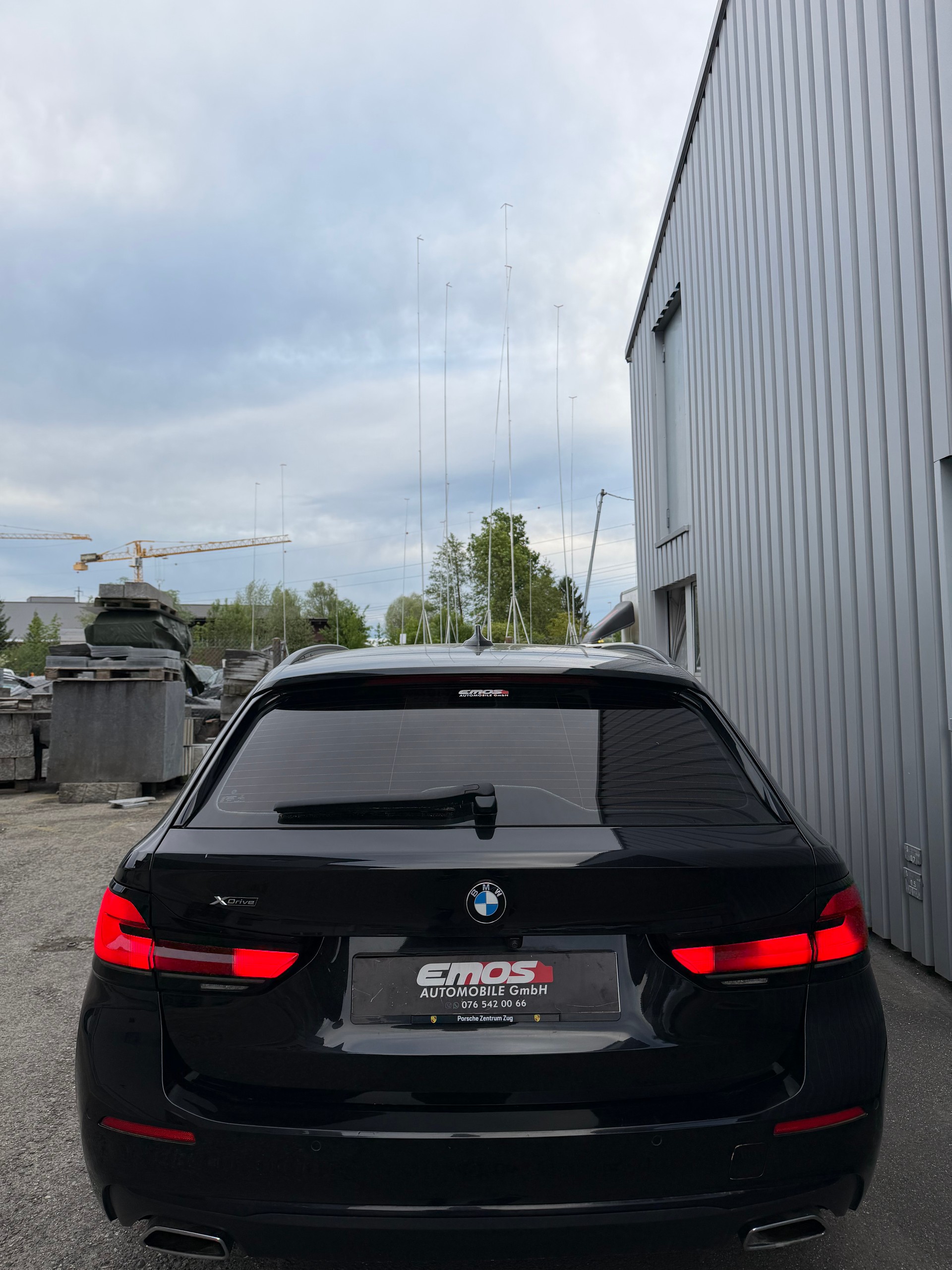 BMW 520d xDrive 48V Touring Steptronic-image-5
