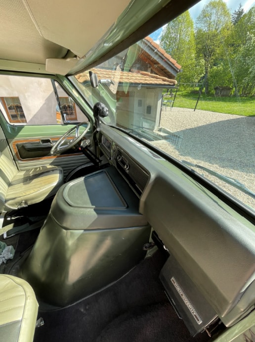FORD E330 Club Wagon Château-image-7