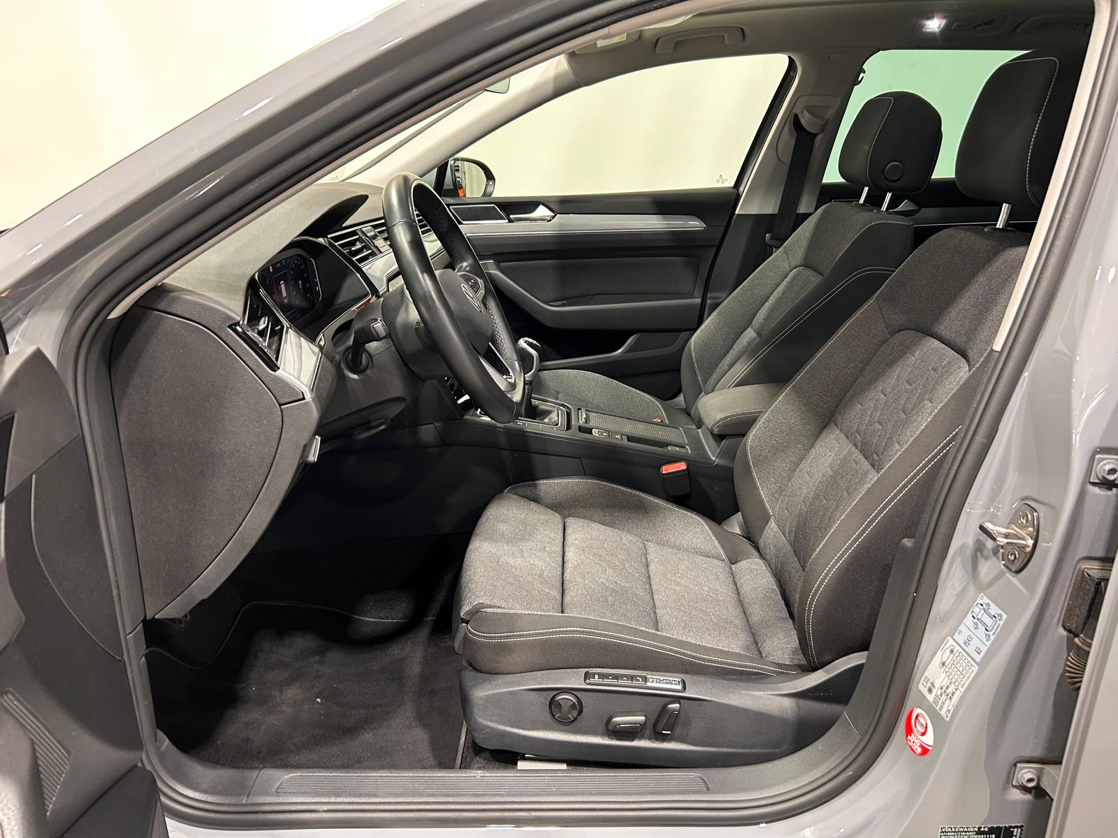 VW Passat Variant 2.0 TDI 150 Business CH FAHRZEUG-image-6